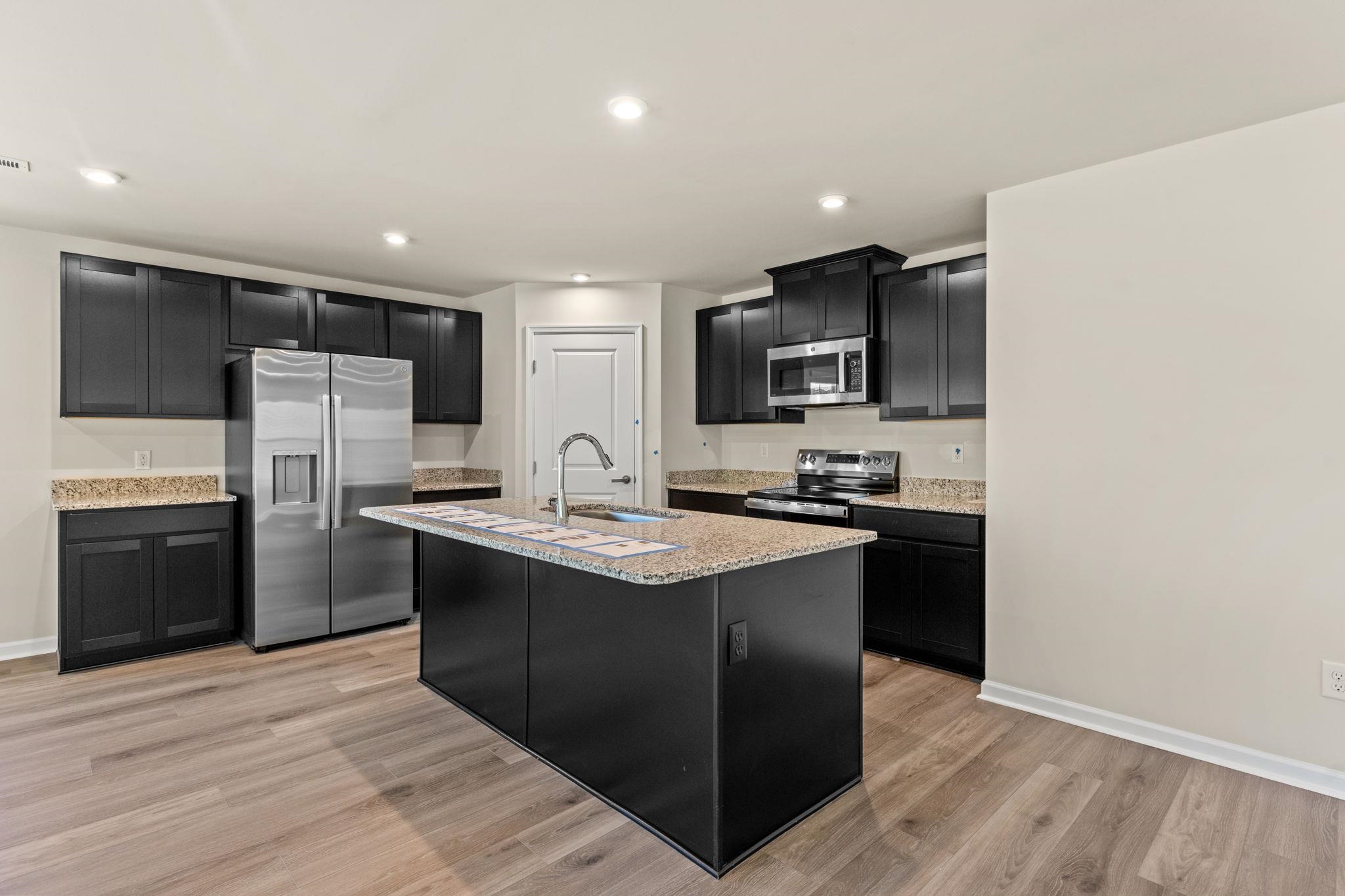 2050 Pine Meadows St Property Photo 4
