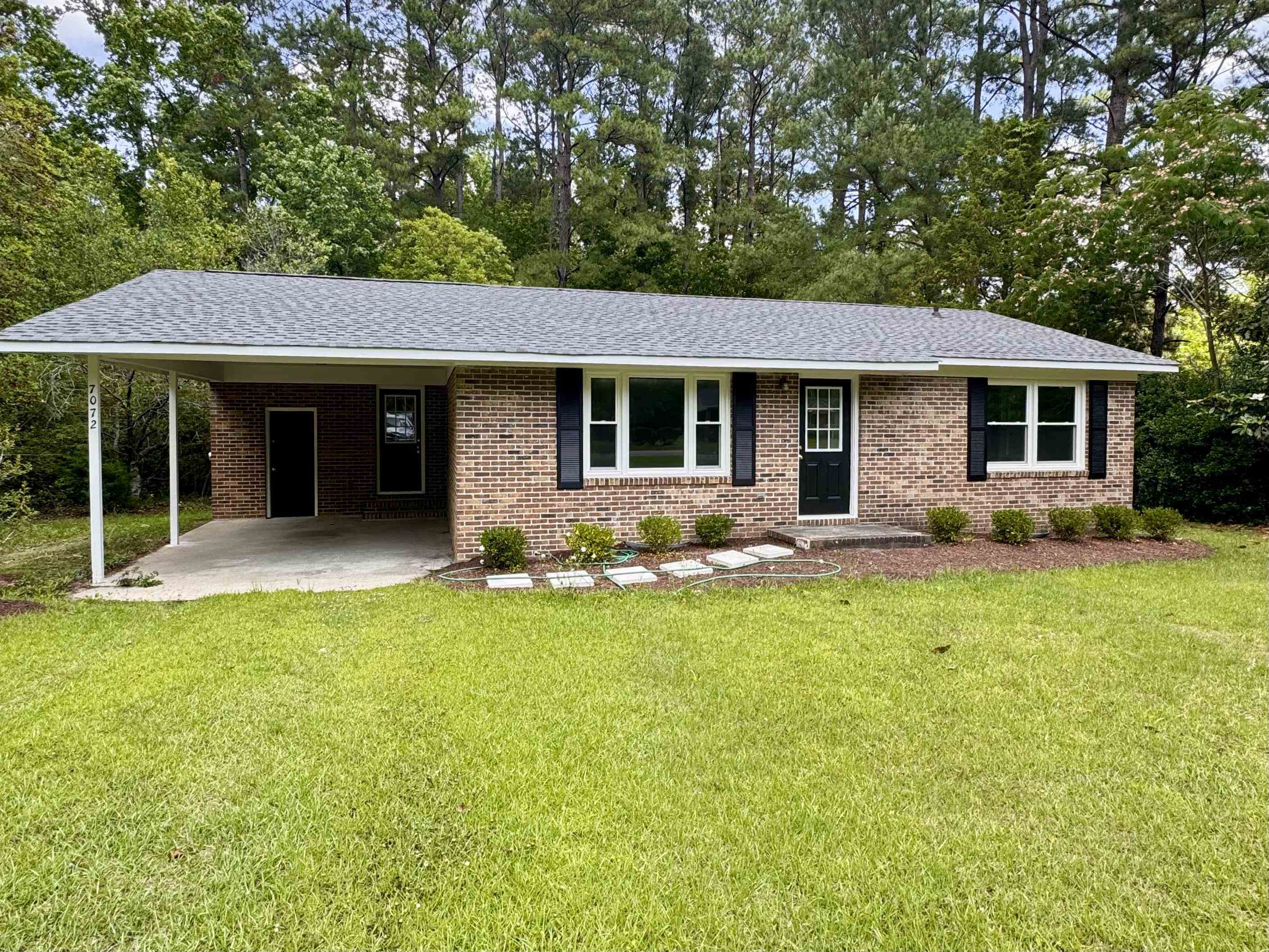 7072 Horseshoe Circle Property Photo 1