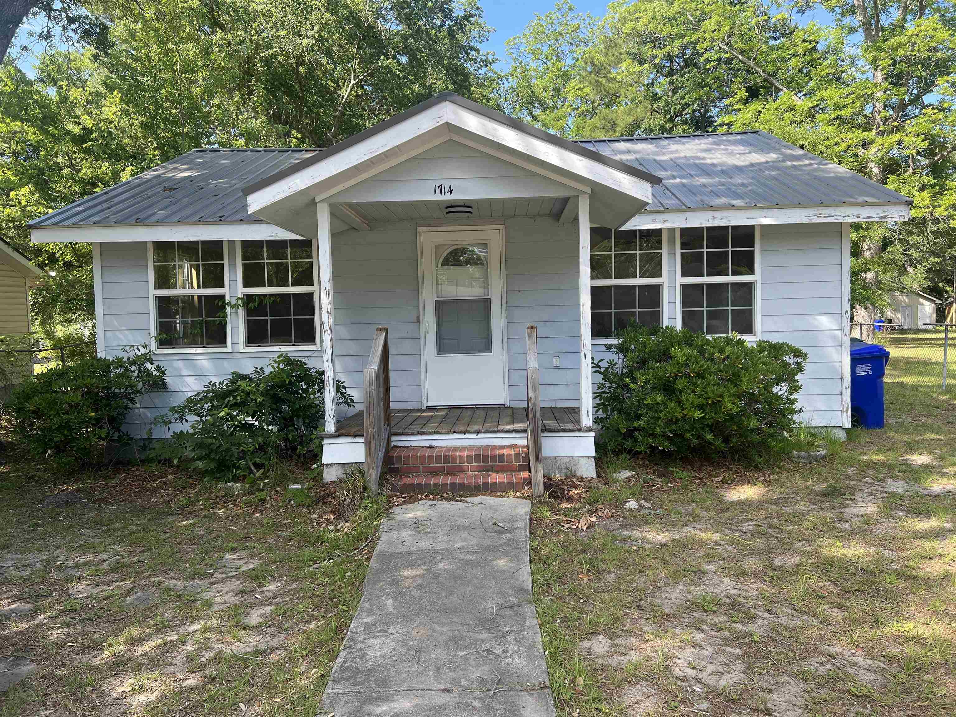 1714 Ward Circle Property Photo 1