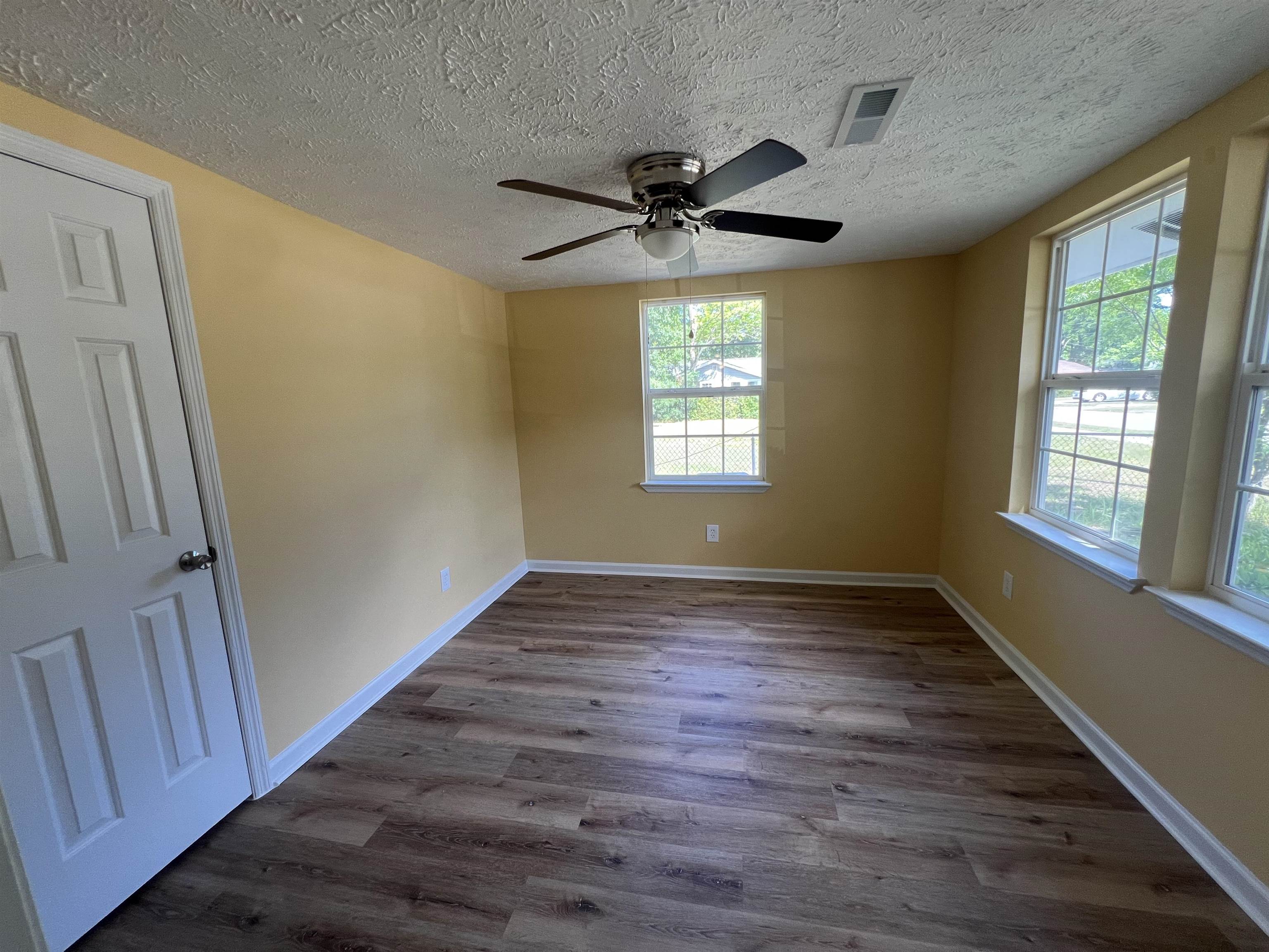 1714 Ward Circle Property Photo 3