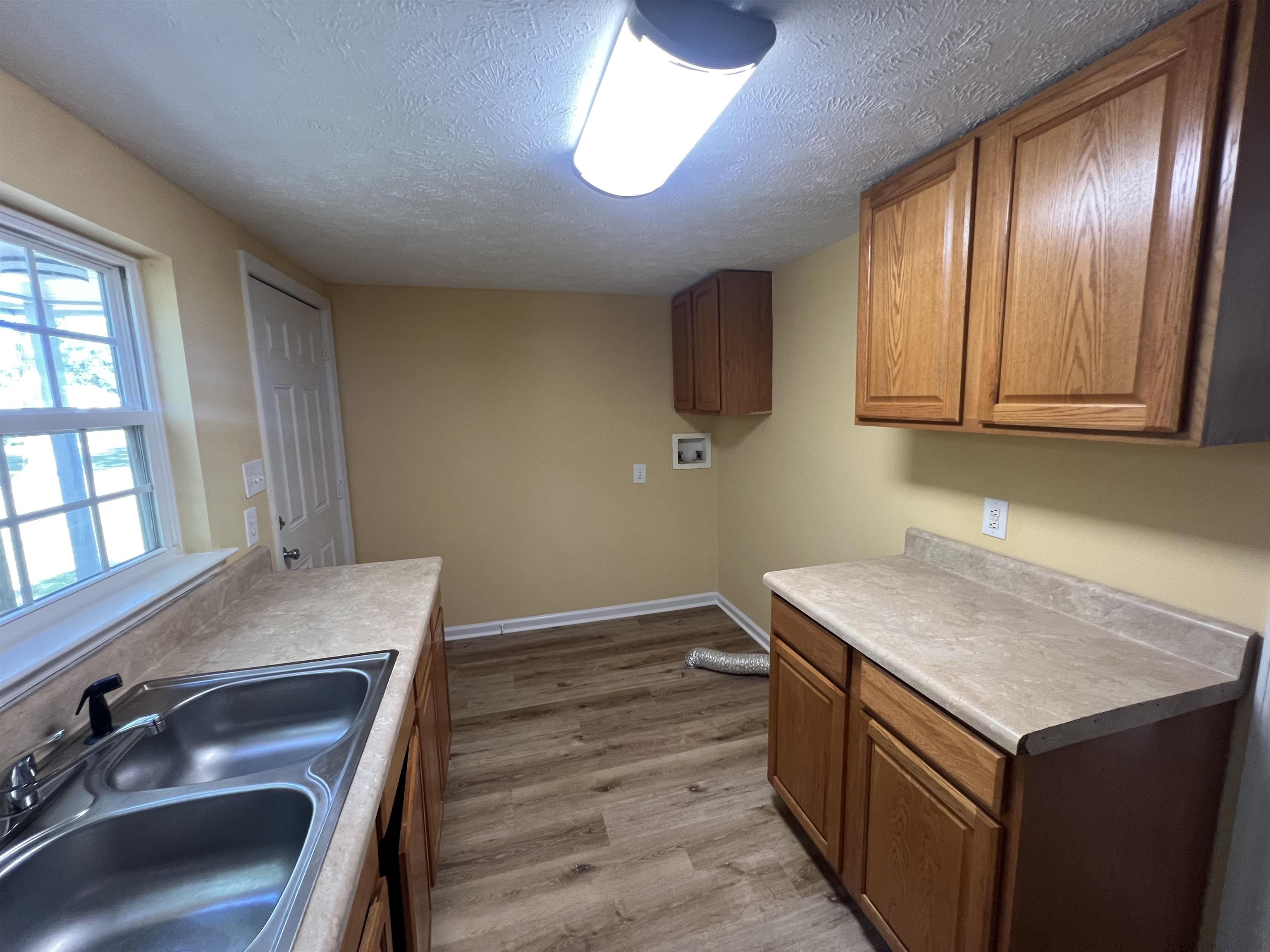 1714 Ward Circle Property Photo 10