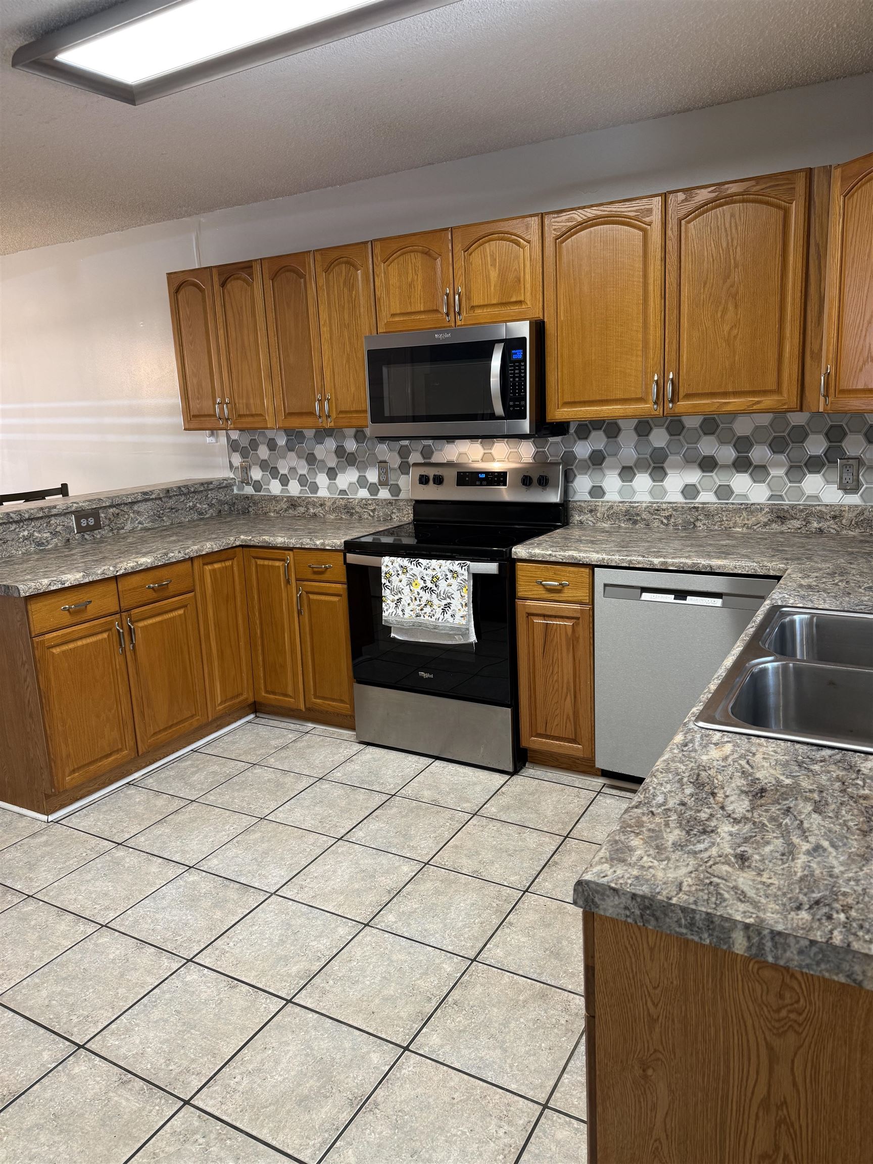 1444a Bessant Ave. Property Photo 9