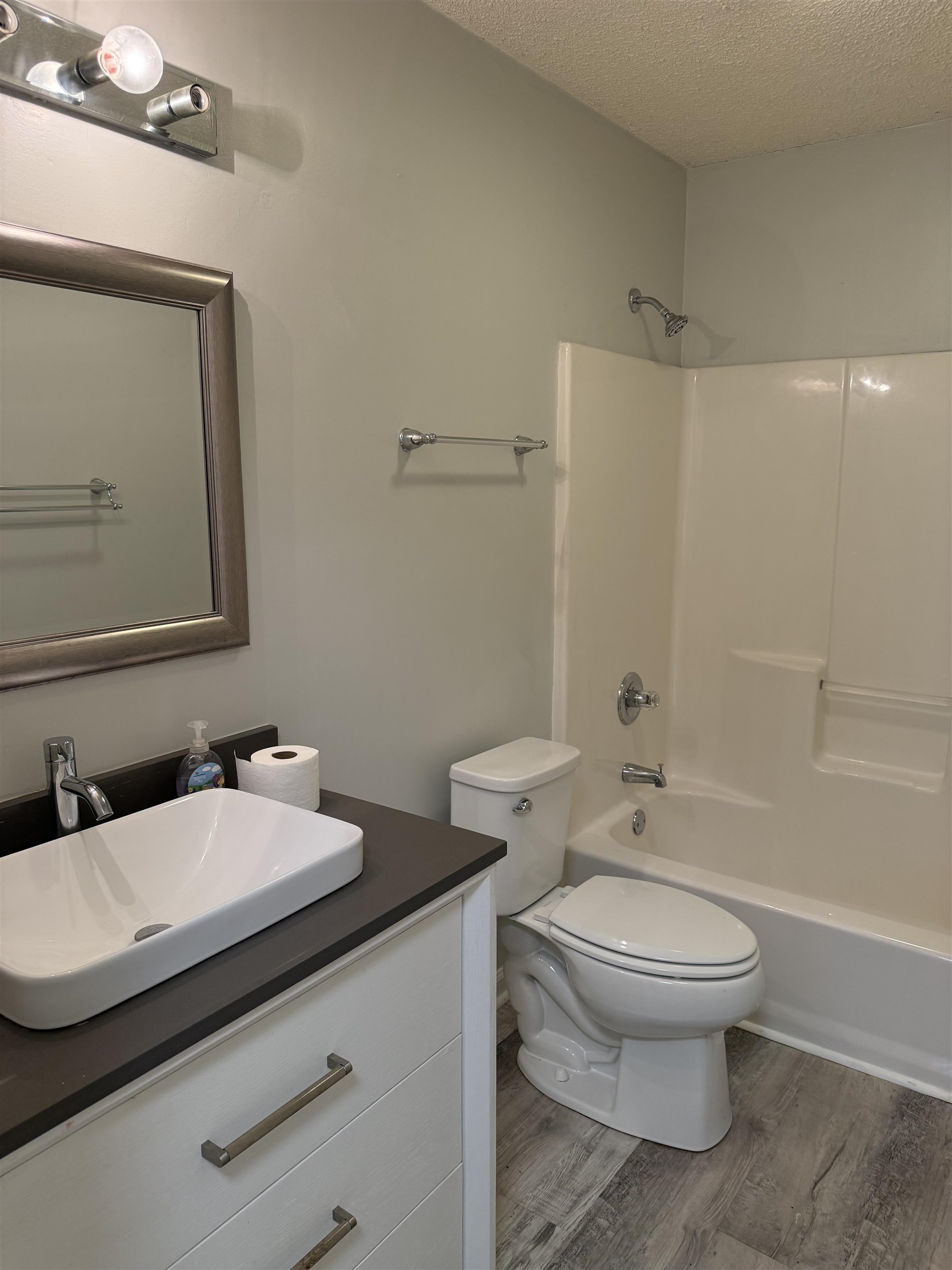 1444a Bessant Ave. Property Photo 14