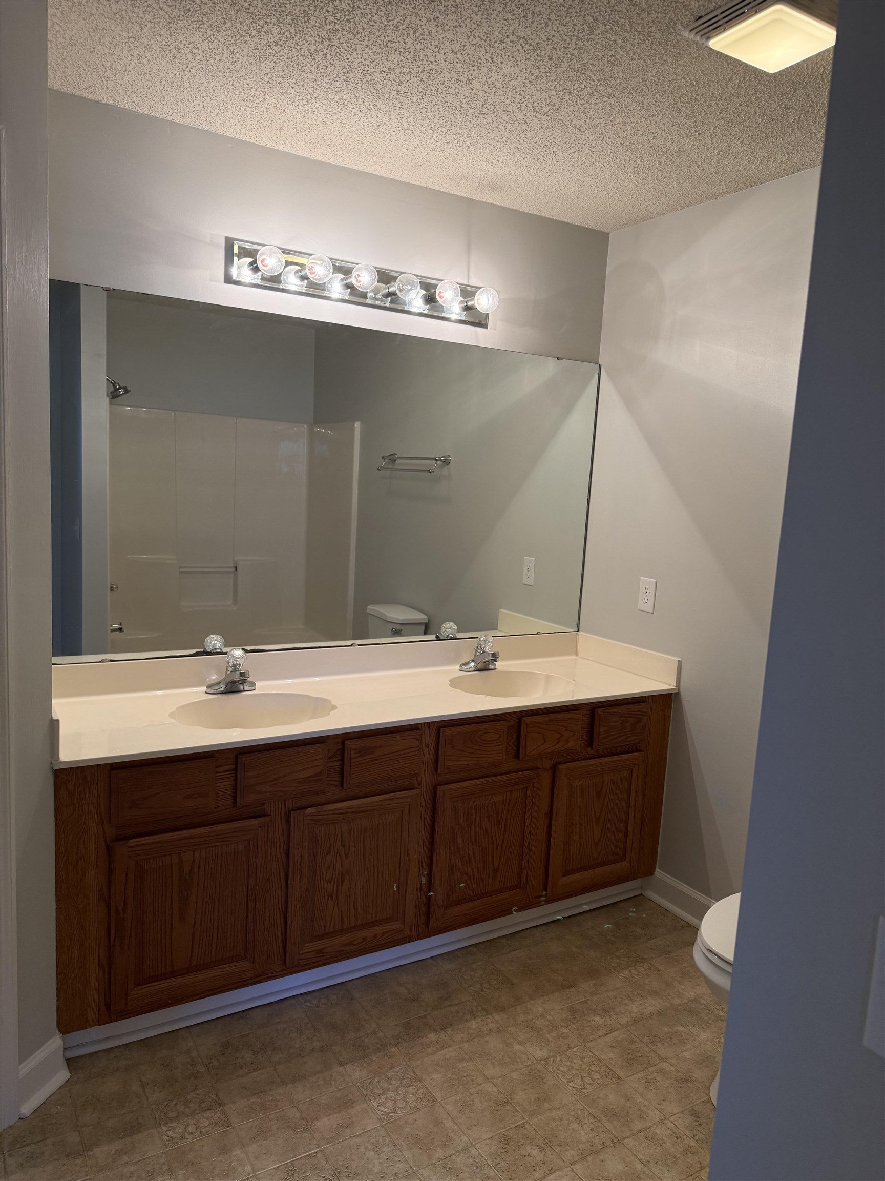1444a Bessant Ave. Property Photo 17