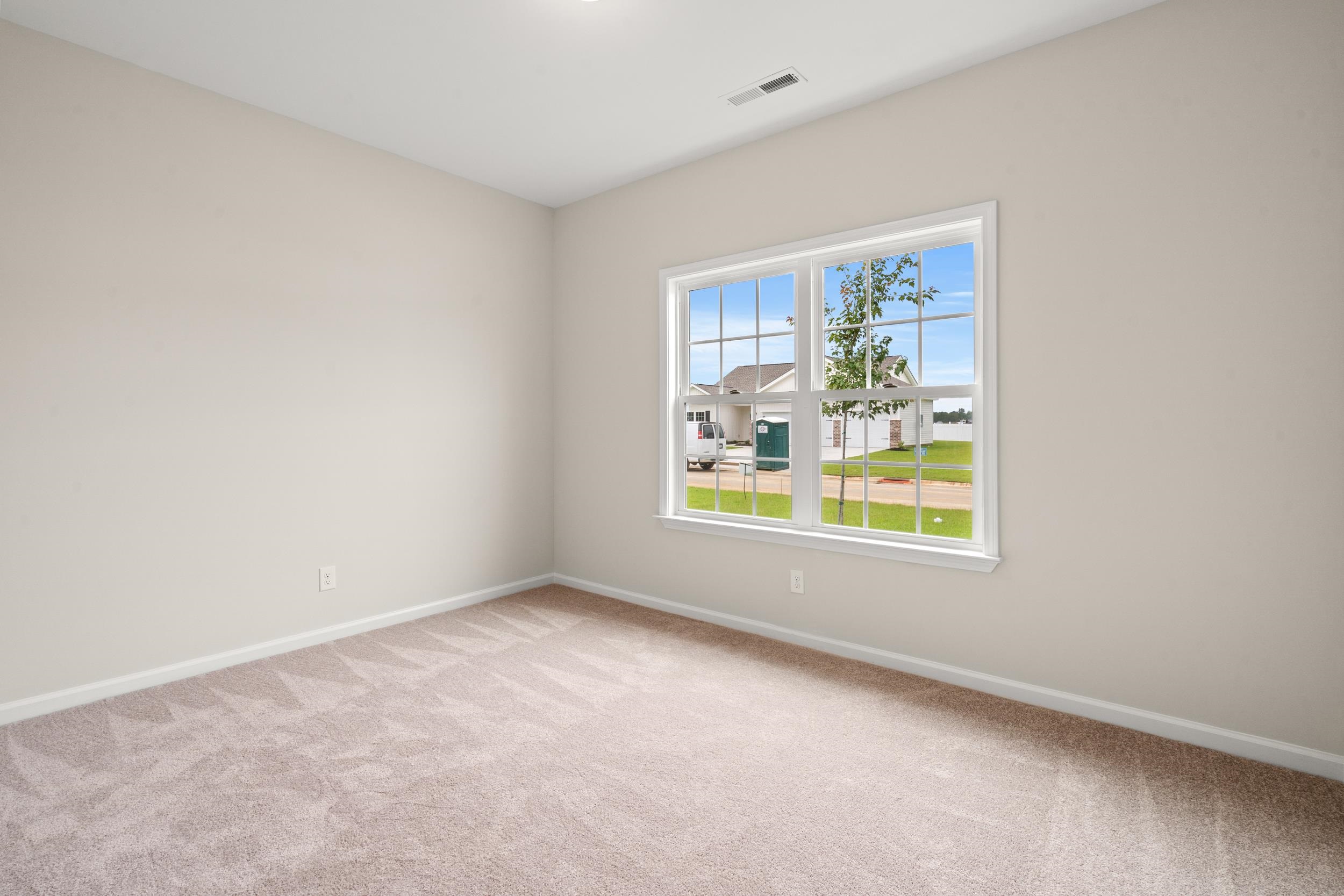 194 Stillbrook Dr. Property Photo 2