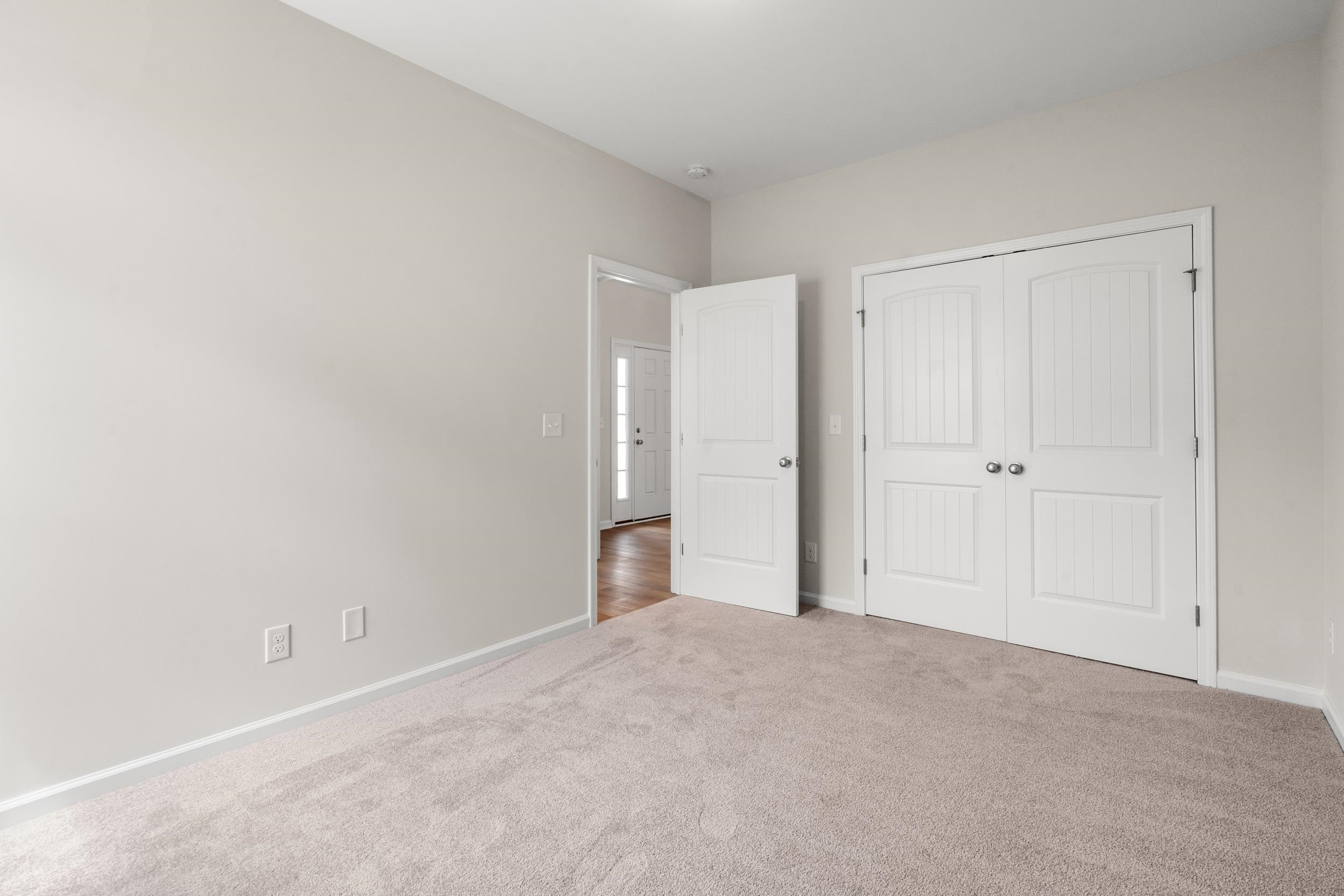 194 Stillbrook Dr. Property Photo 6