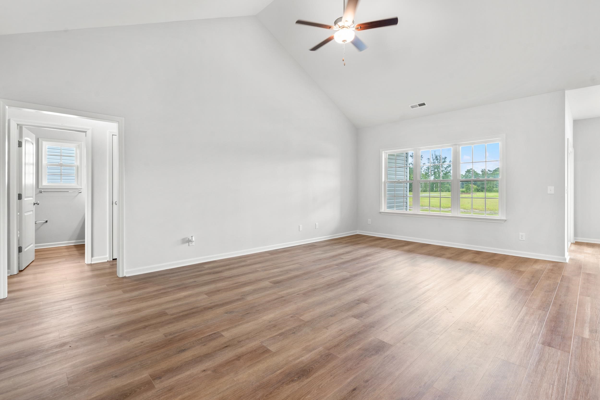 190 Stillbrook Dr. Property Photo 2