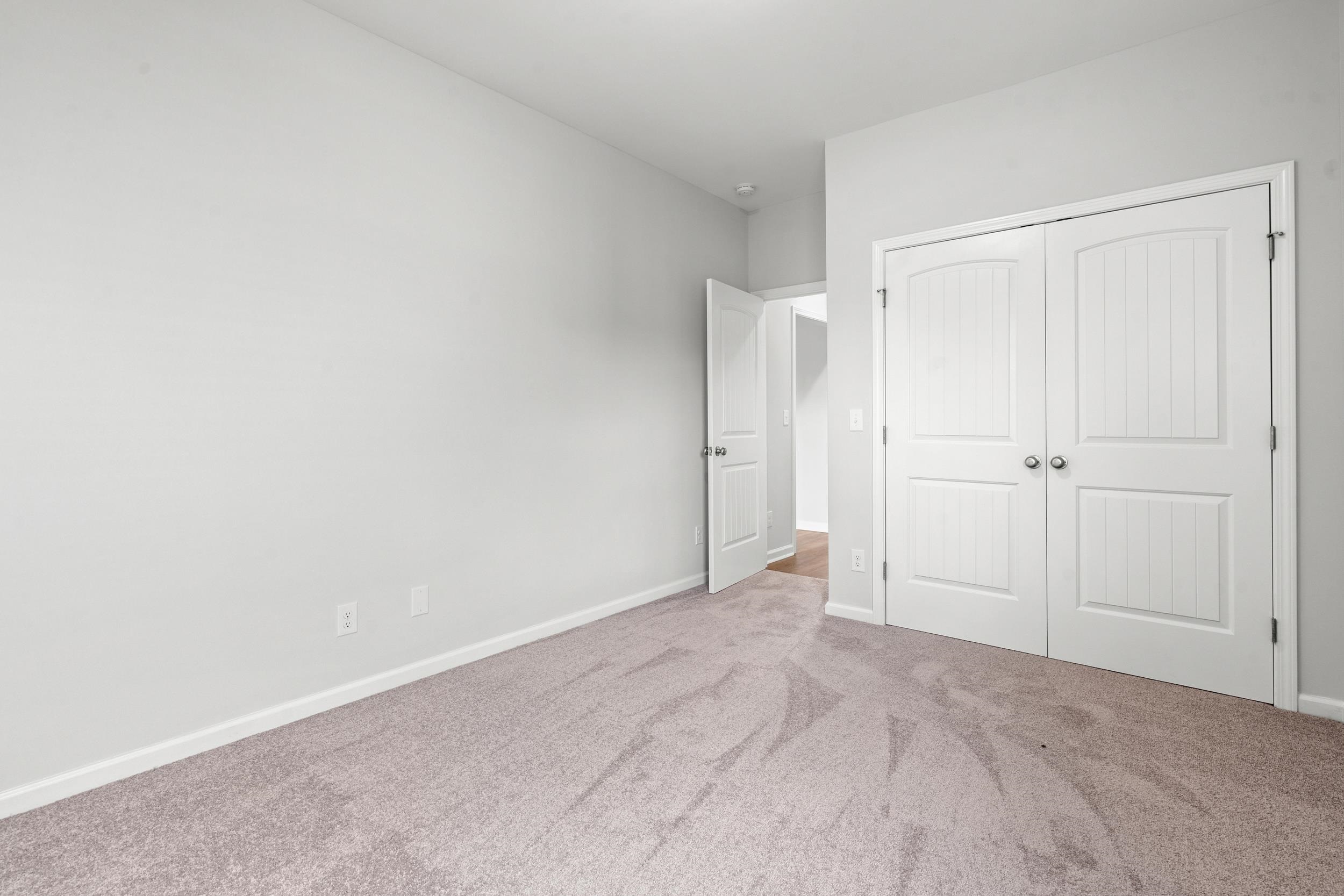 190 Stillbrook Dr. Property Photo 16