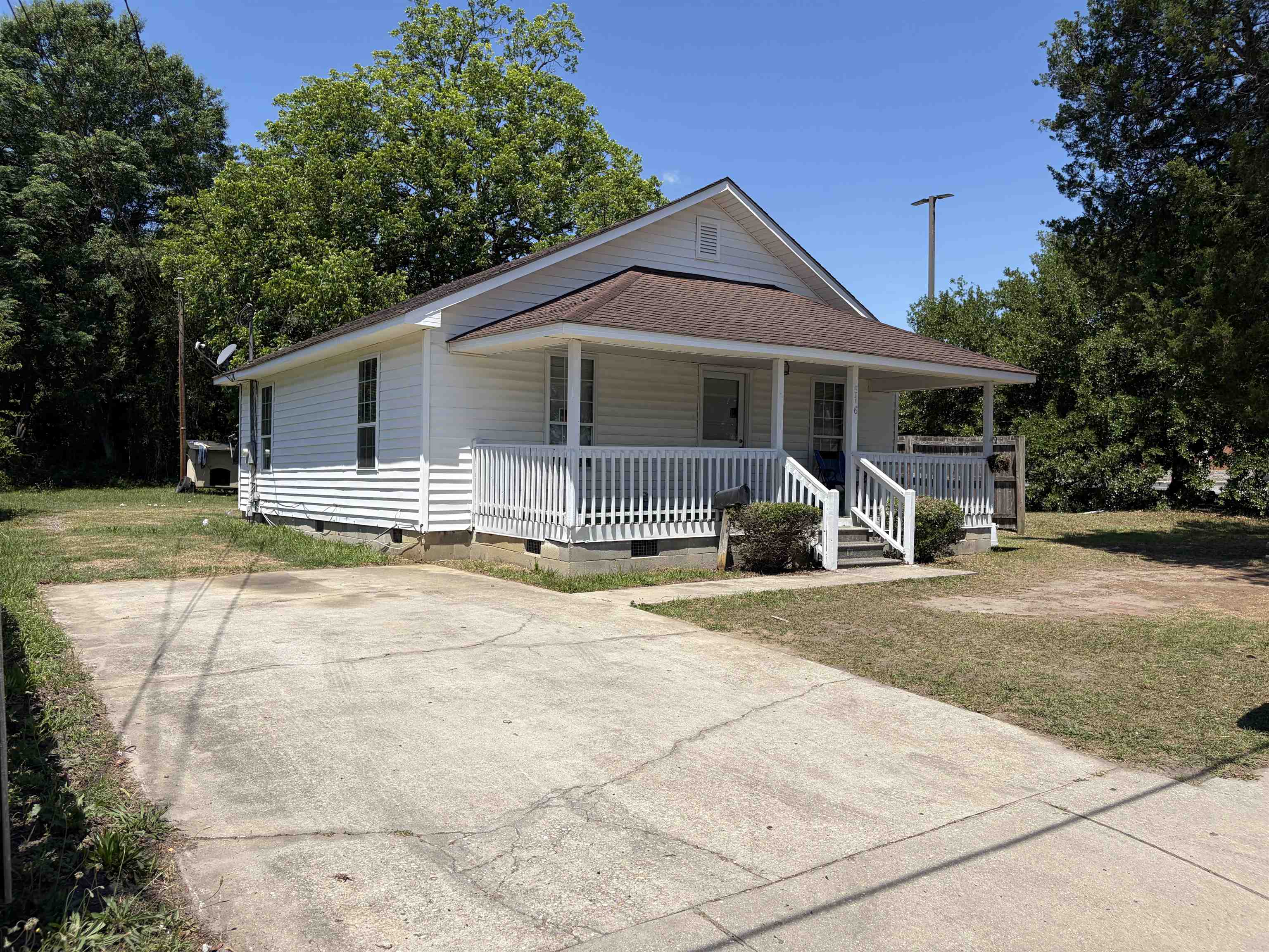 516 Gapway St. Property Photo 1