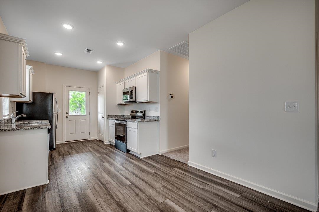 627 Muster Field Ct. Property Photo 4