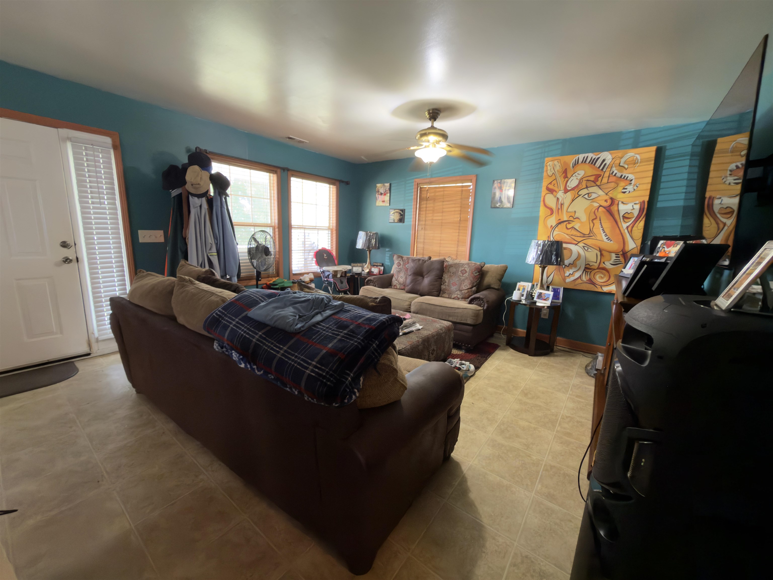 521 Bond St. Property Photo 7