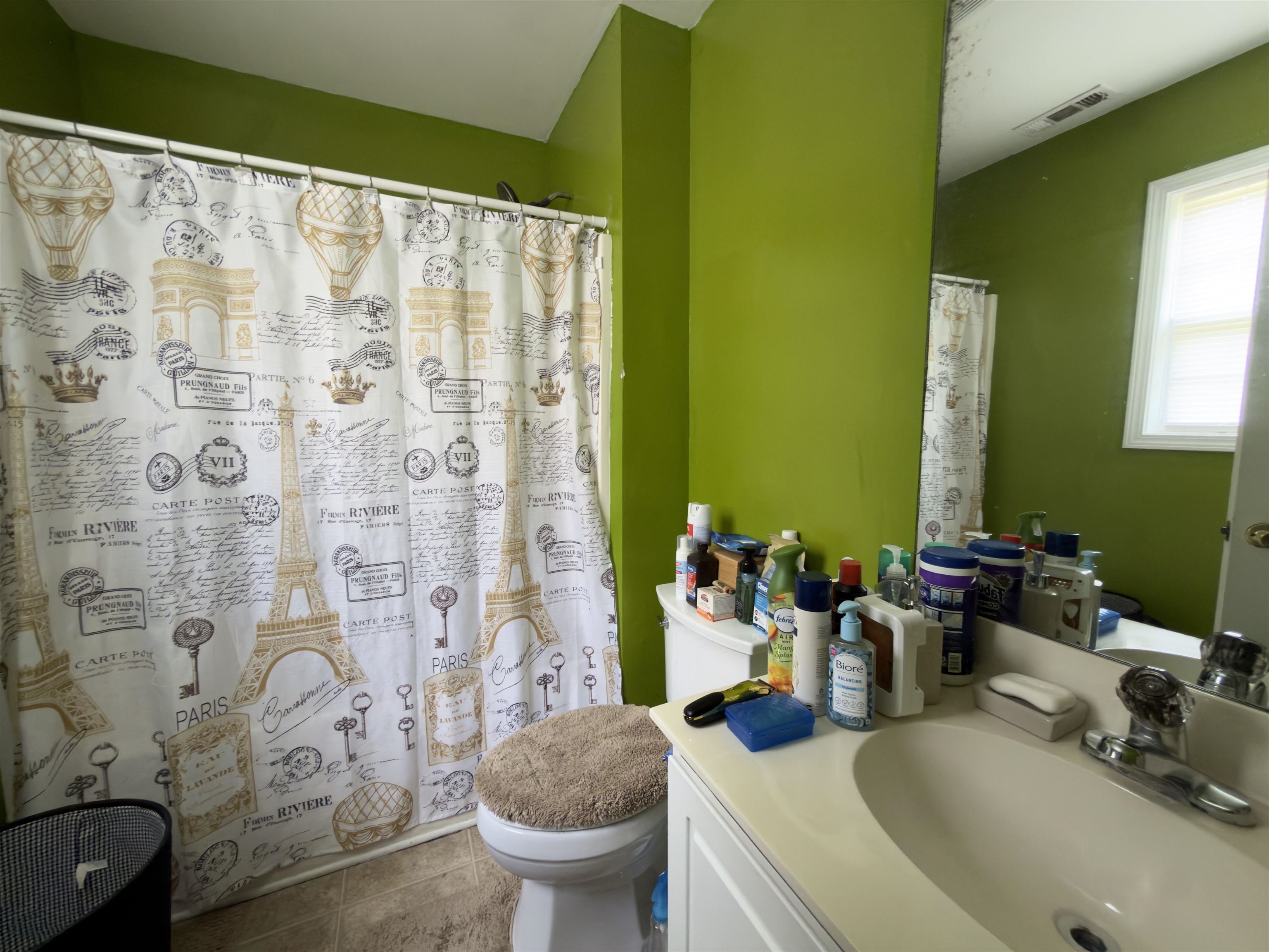 521 Bond St. Property Photo 14