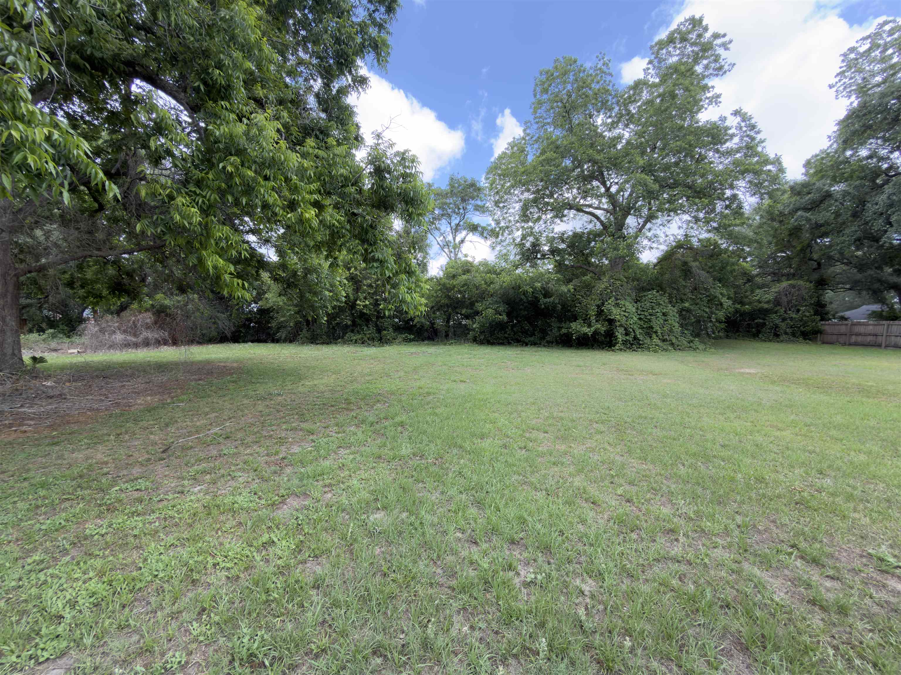 521 Bond St. Property Photo 21
