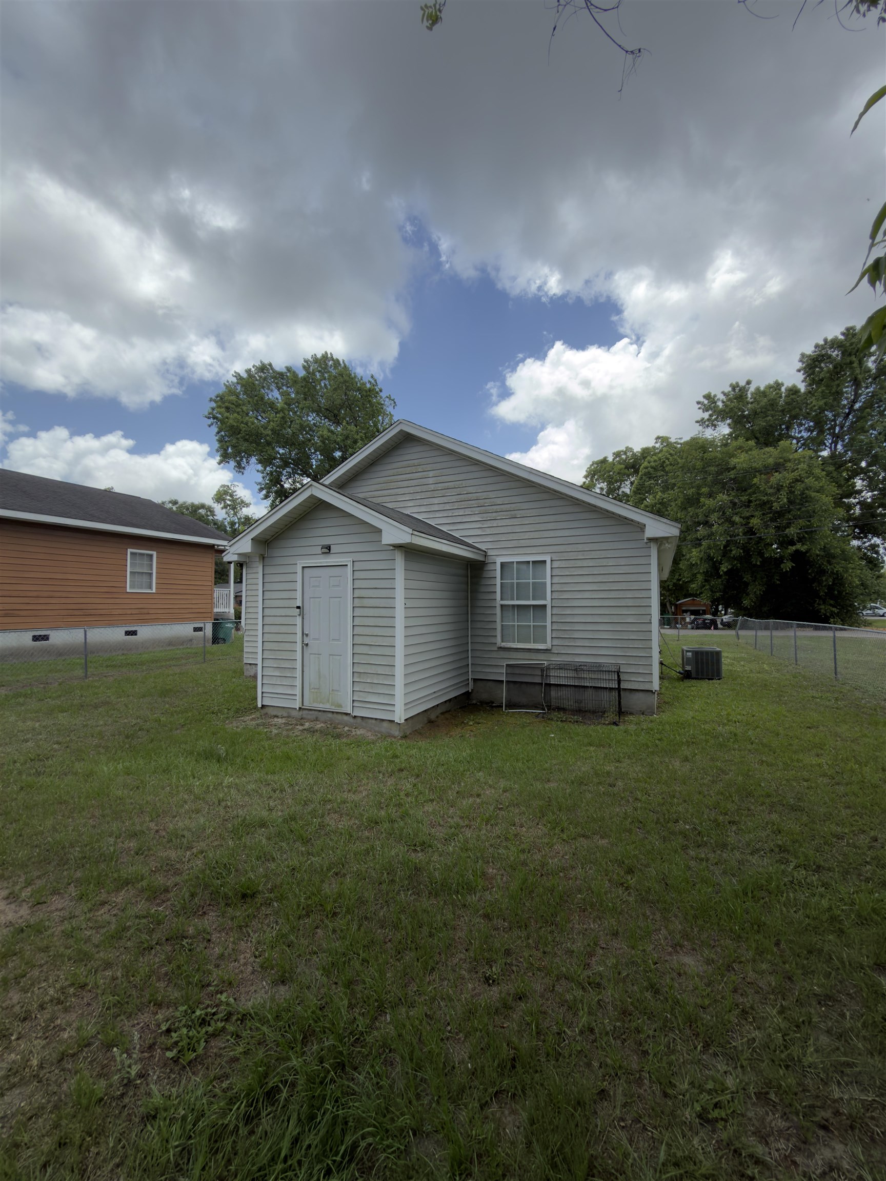 521 Bond St. Property Photo 22