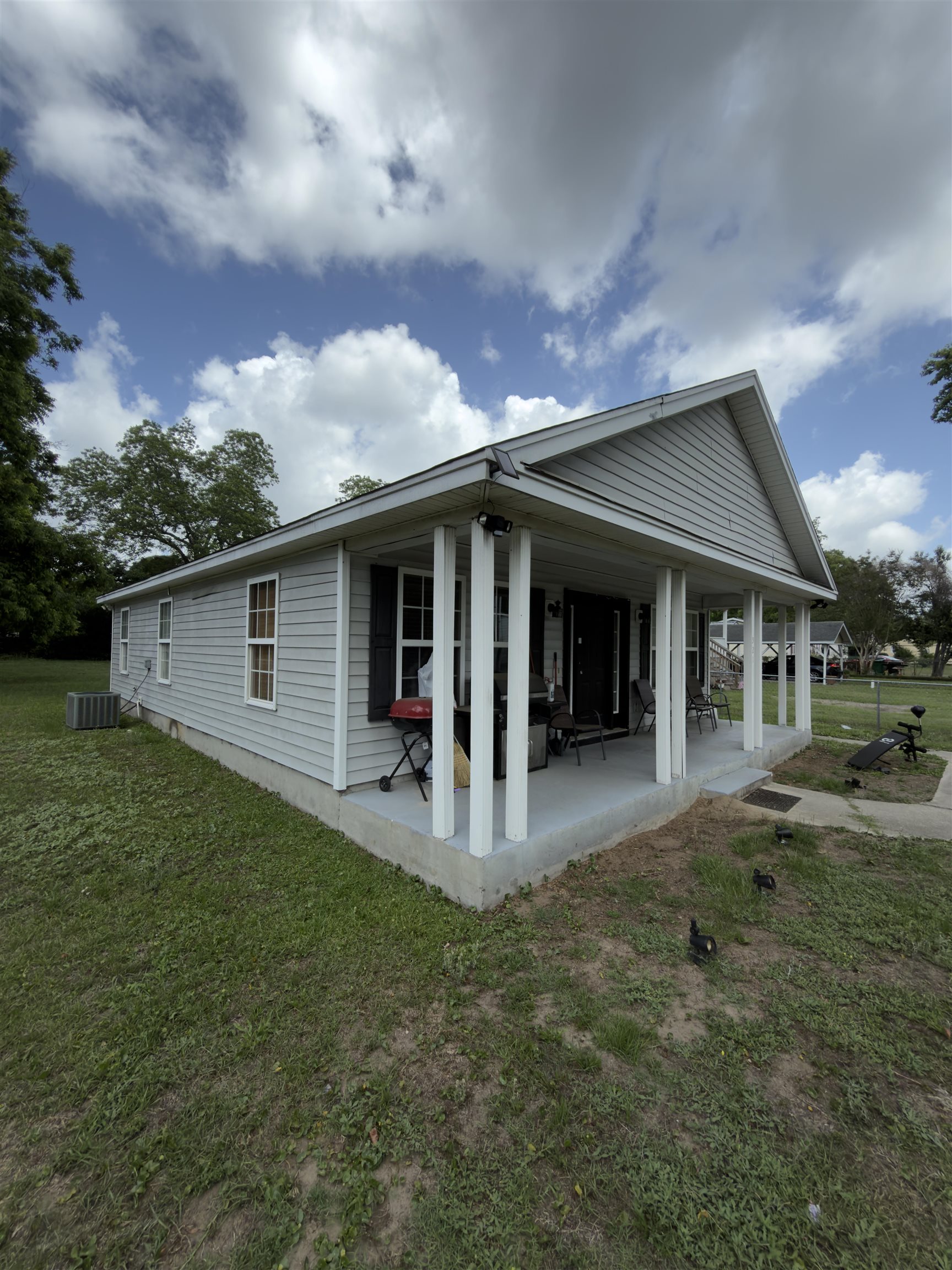 521 Bond St. Property Photo 23