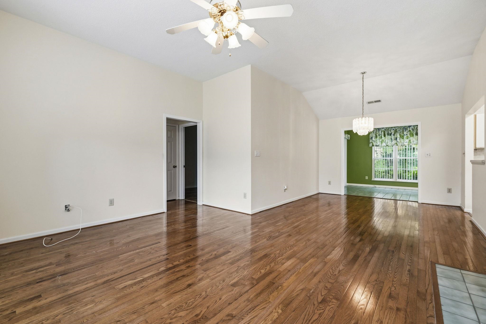 1905 Starling Ct. Property Photo 4