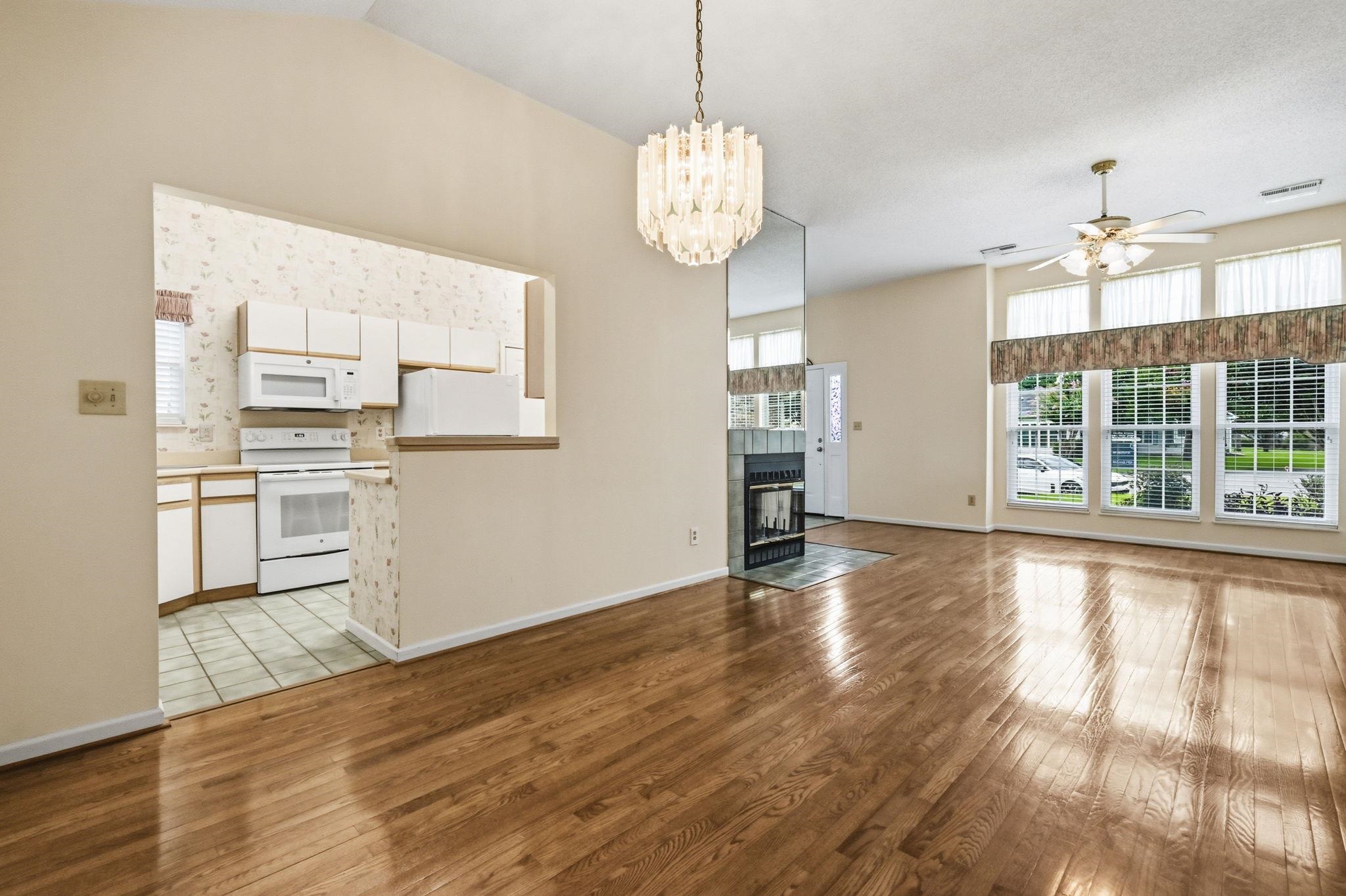 1905 Starling Ct. Property Photo 8