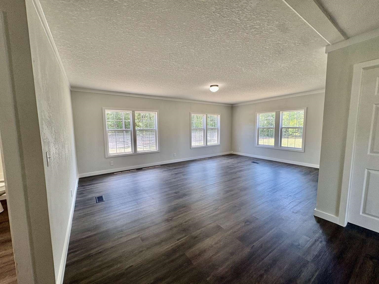 1660 Nathan Dr. Property Photo 4