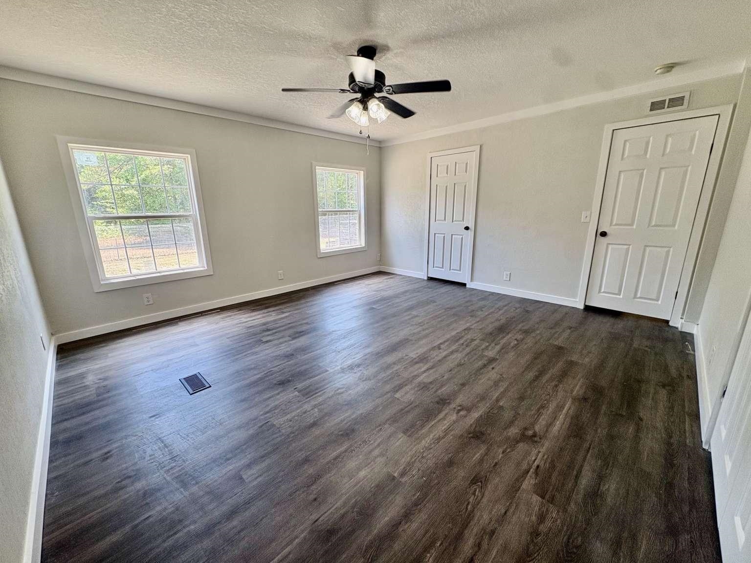 1660 Nathan Dr. Property Photo 6