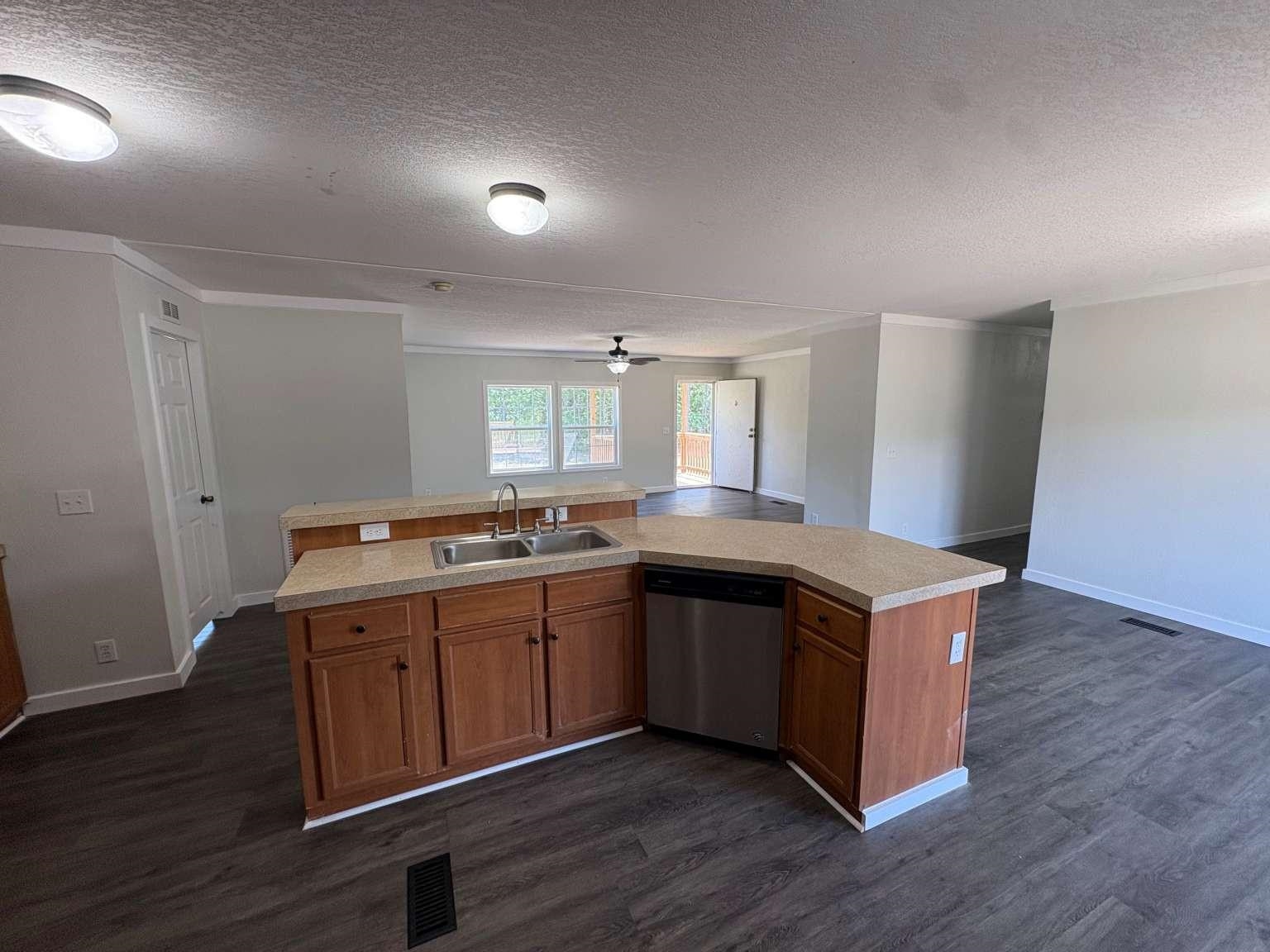 1660 Nathan Dr. Property Photo 28