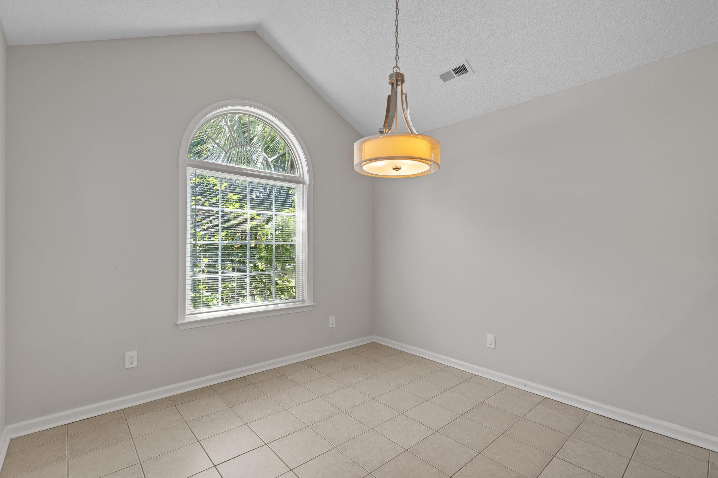 2119 Wentworth Dr. Property Photo 11
