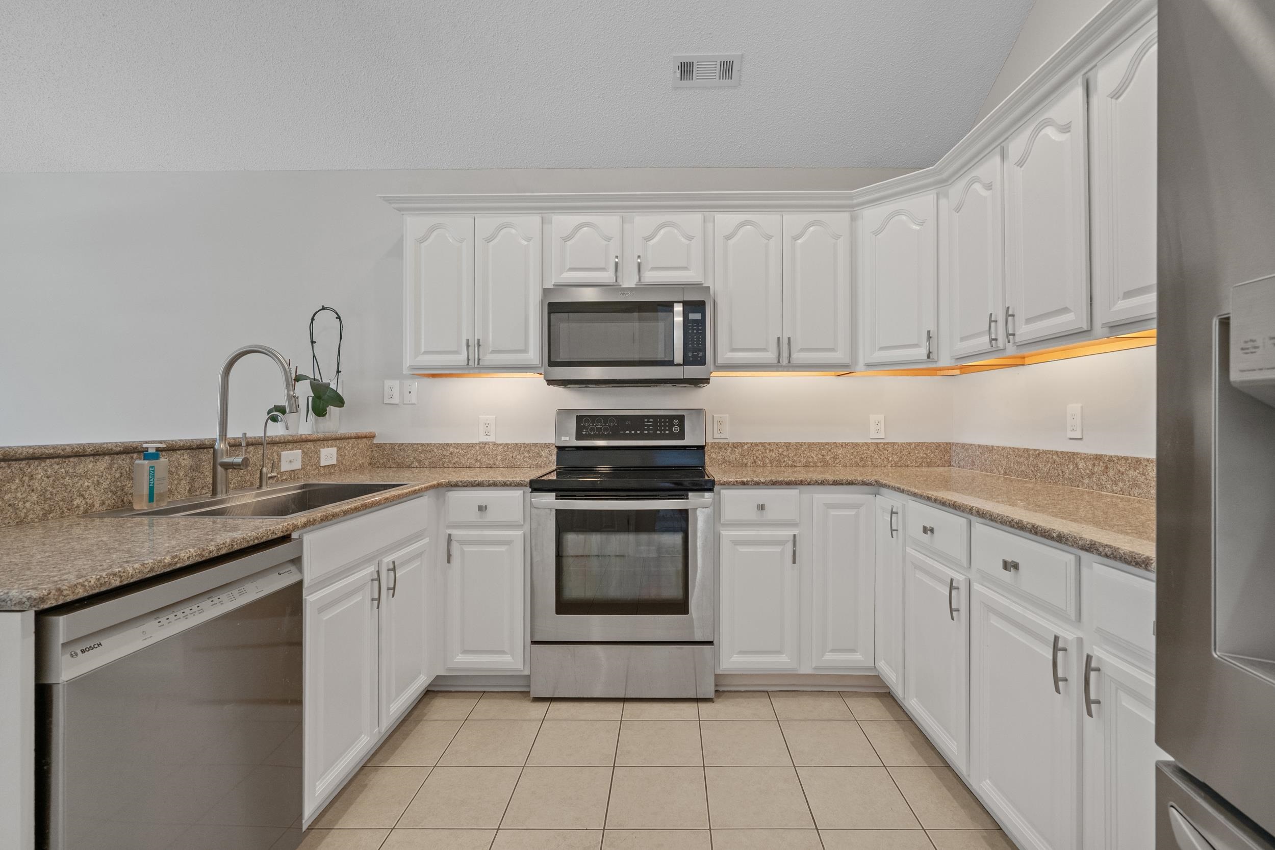 2119 Wentworth Dr. Property Photo 15