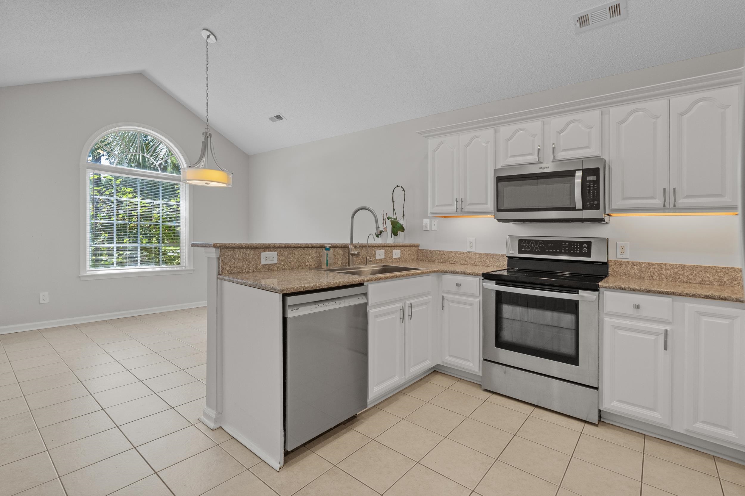 2119 Wentworth Dr. Property Photo 16