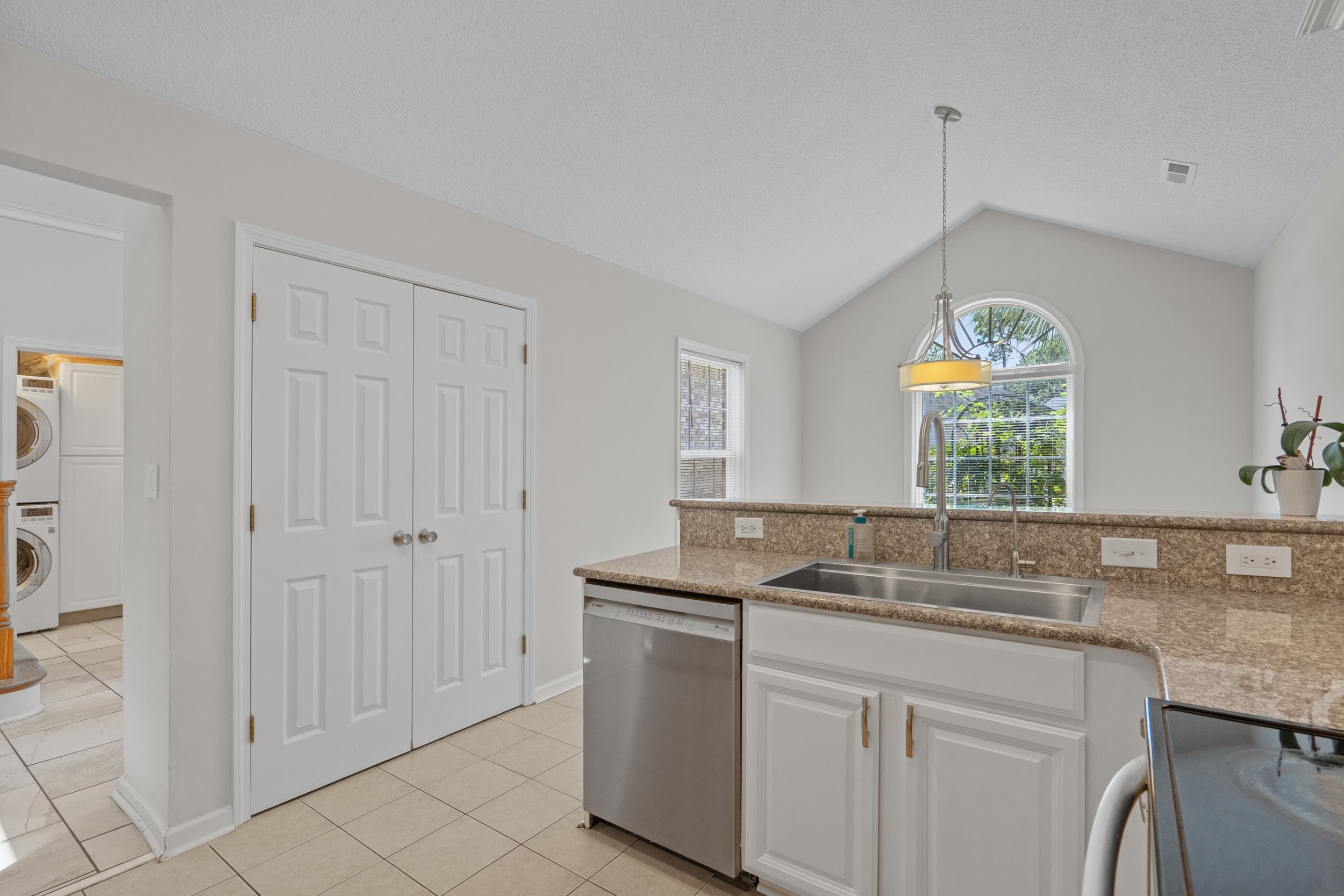 2119 Wentworth Dr. Property Photo 18