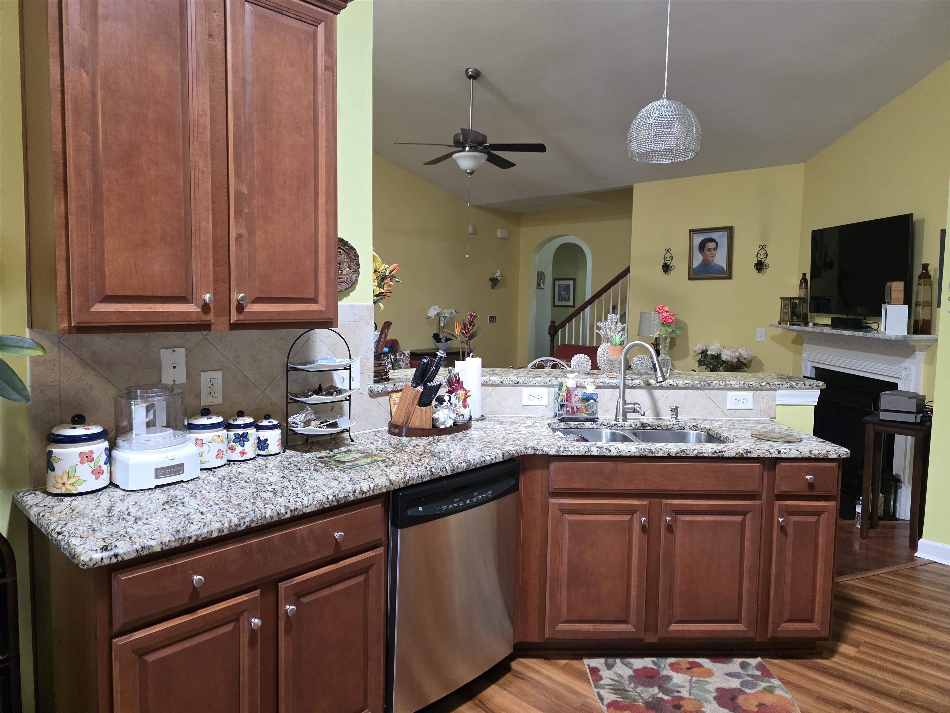 1575 Berkshire Ave. Property Photo 9