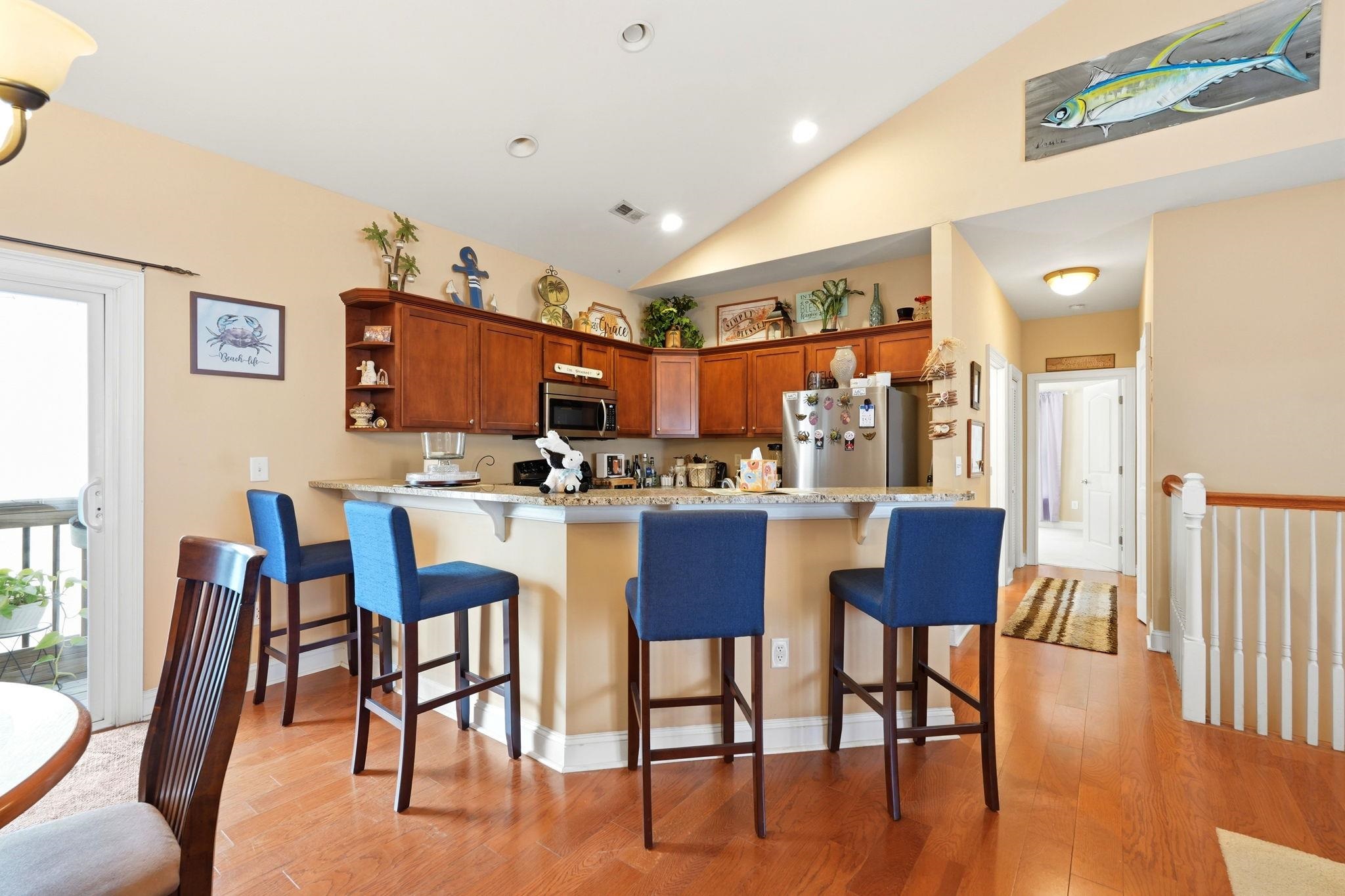 577 Sunnyside Ave. Property Photo 6