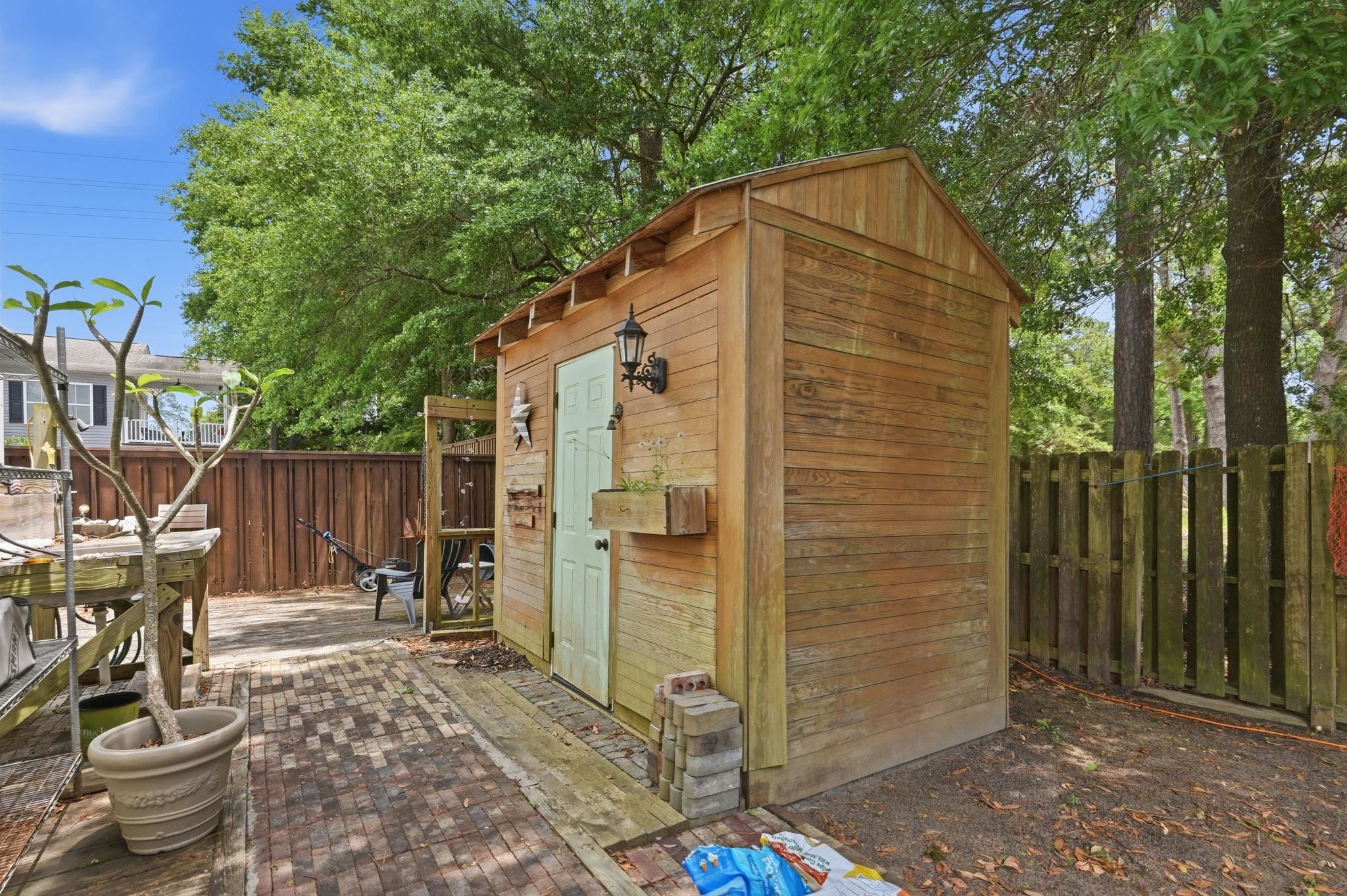 577 Sunnyside Ave. Property Photo 30