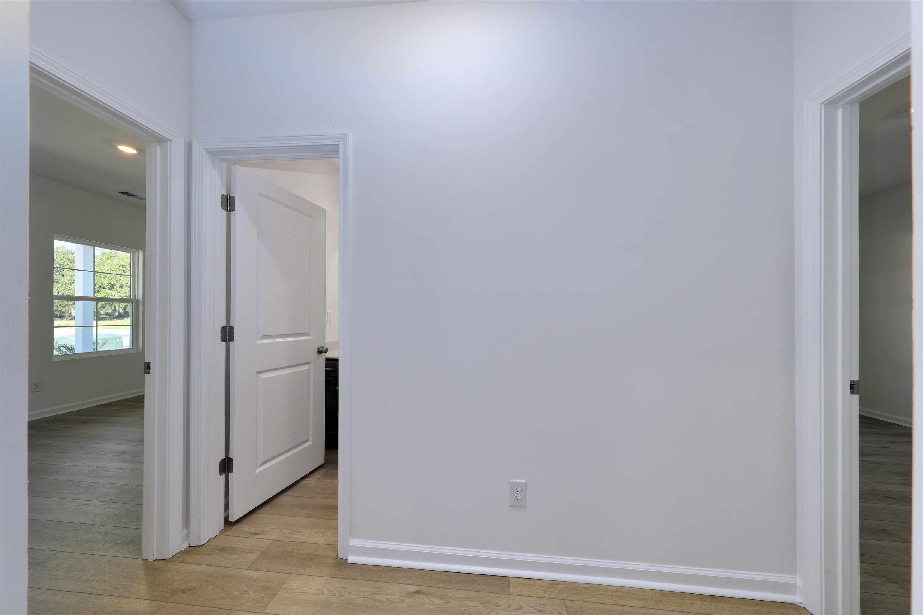 805 Wild Indigo Dr Property Photo 8