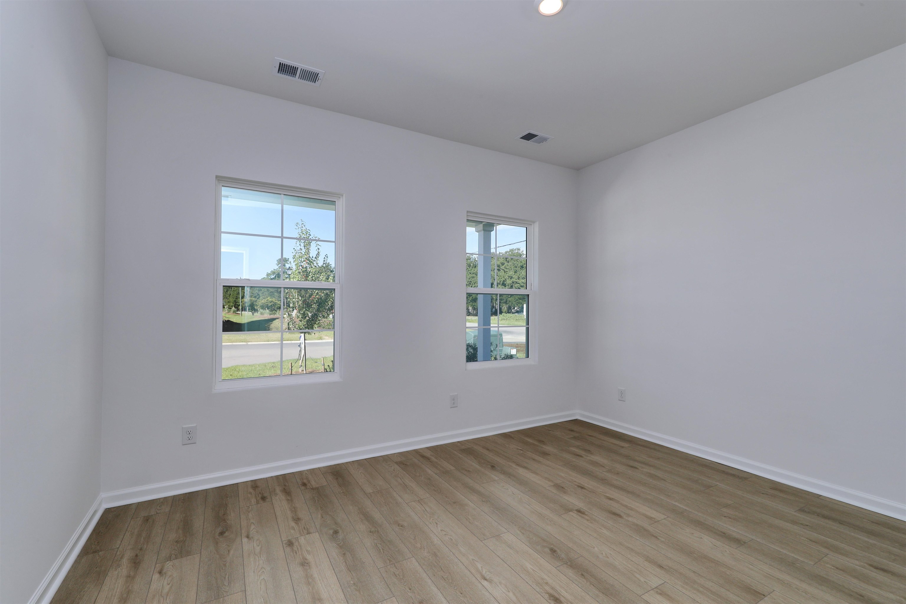 805 Wild Indigo Dr Property Photo 9