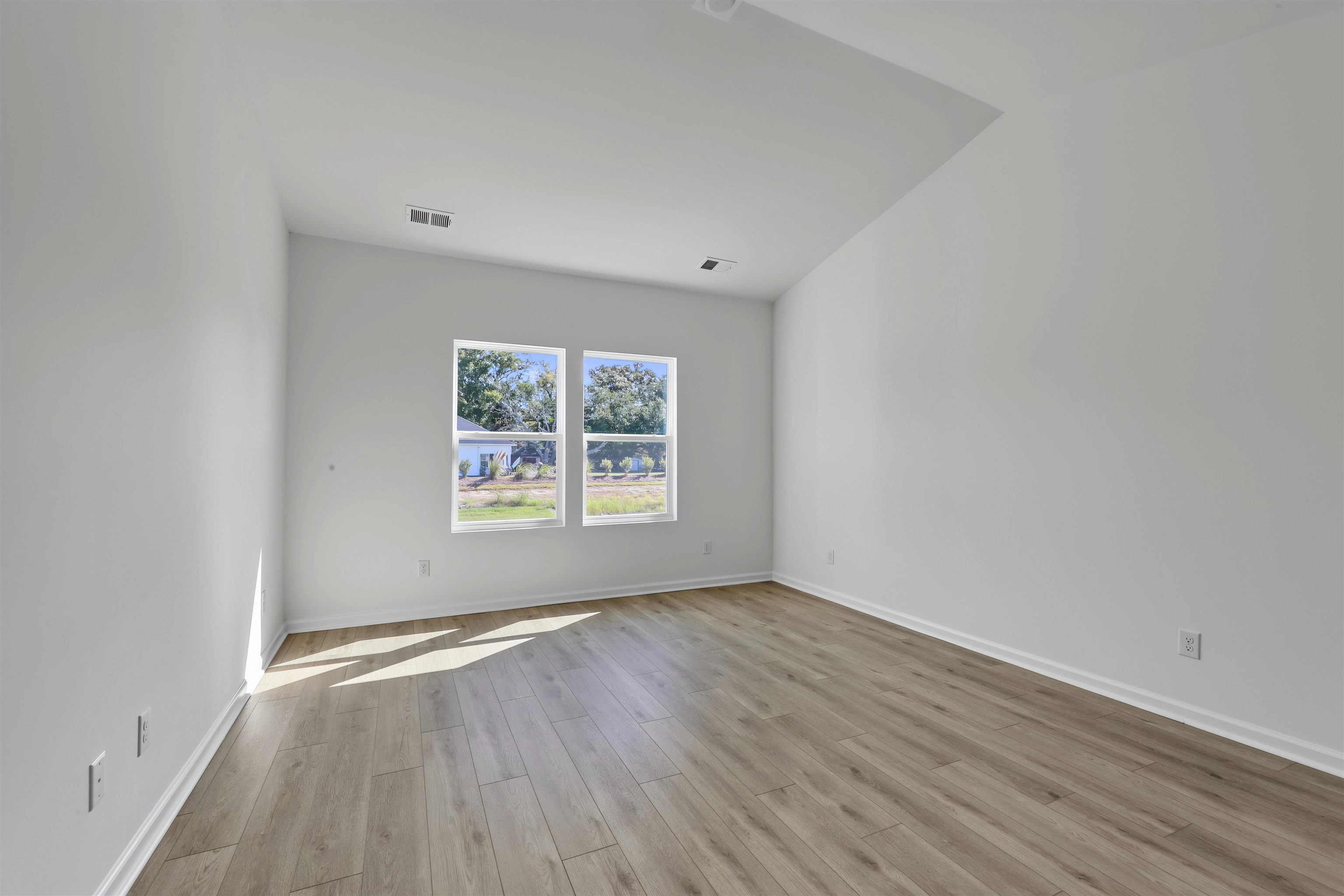 805 Wild Indigo Dr Property Photo 30