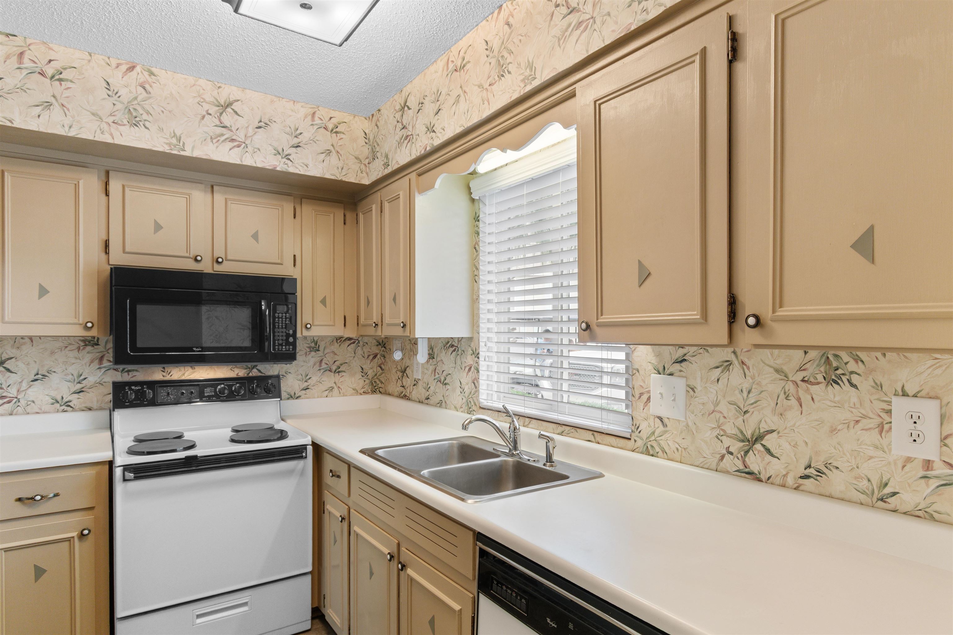 928 Villa Dr. Property Photo 21
