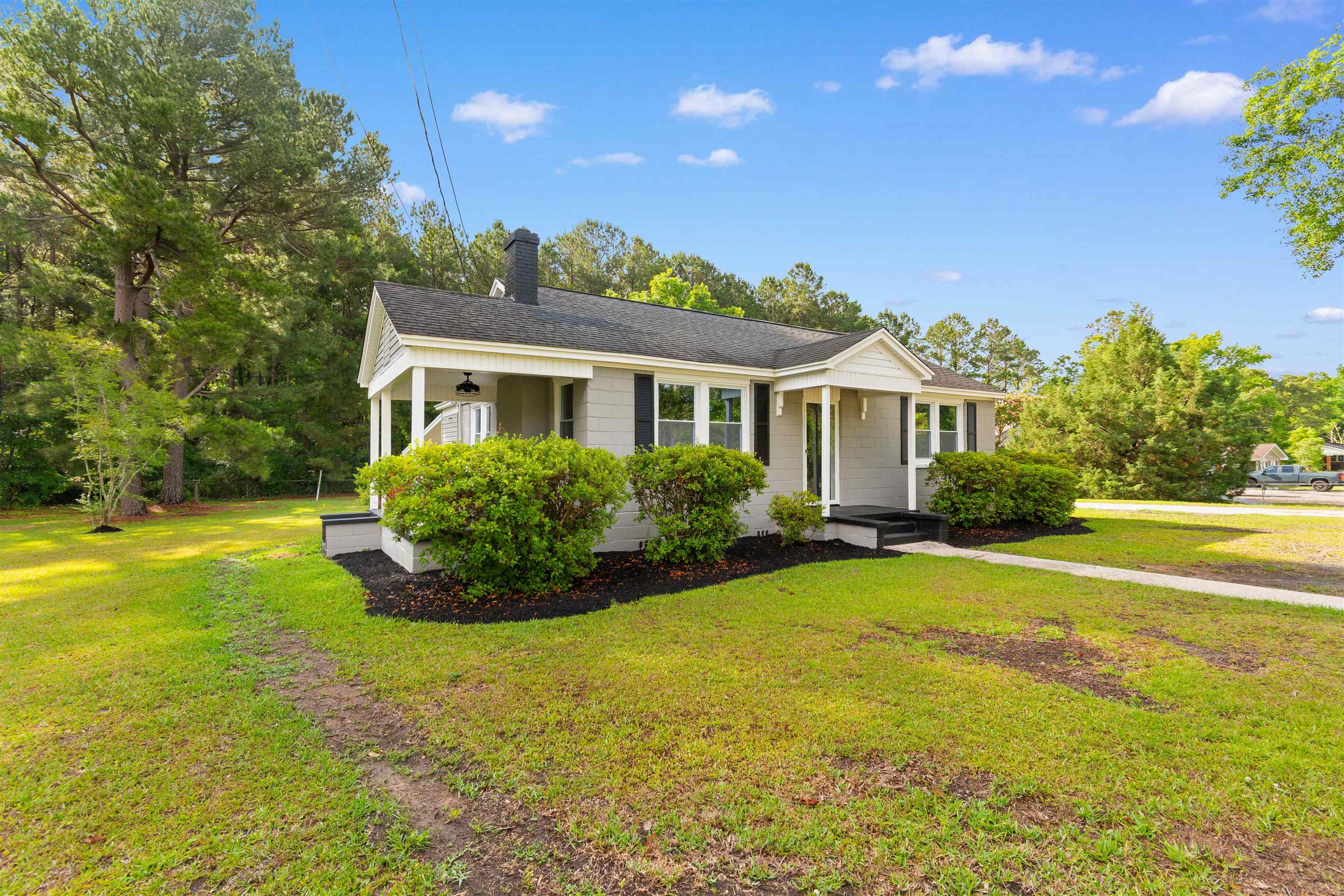 305 S Magnolia Ave. Property Photo 2