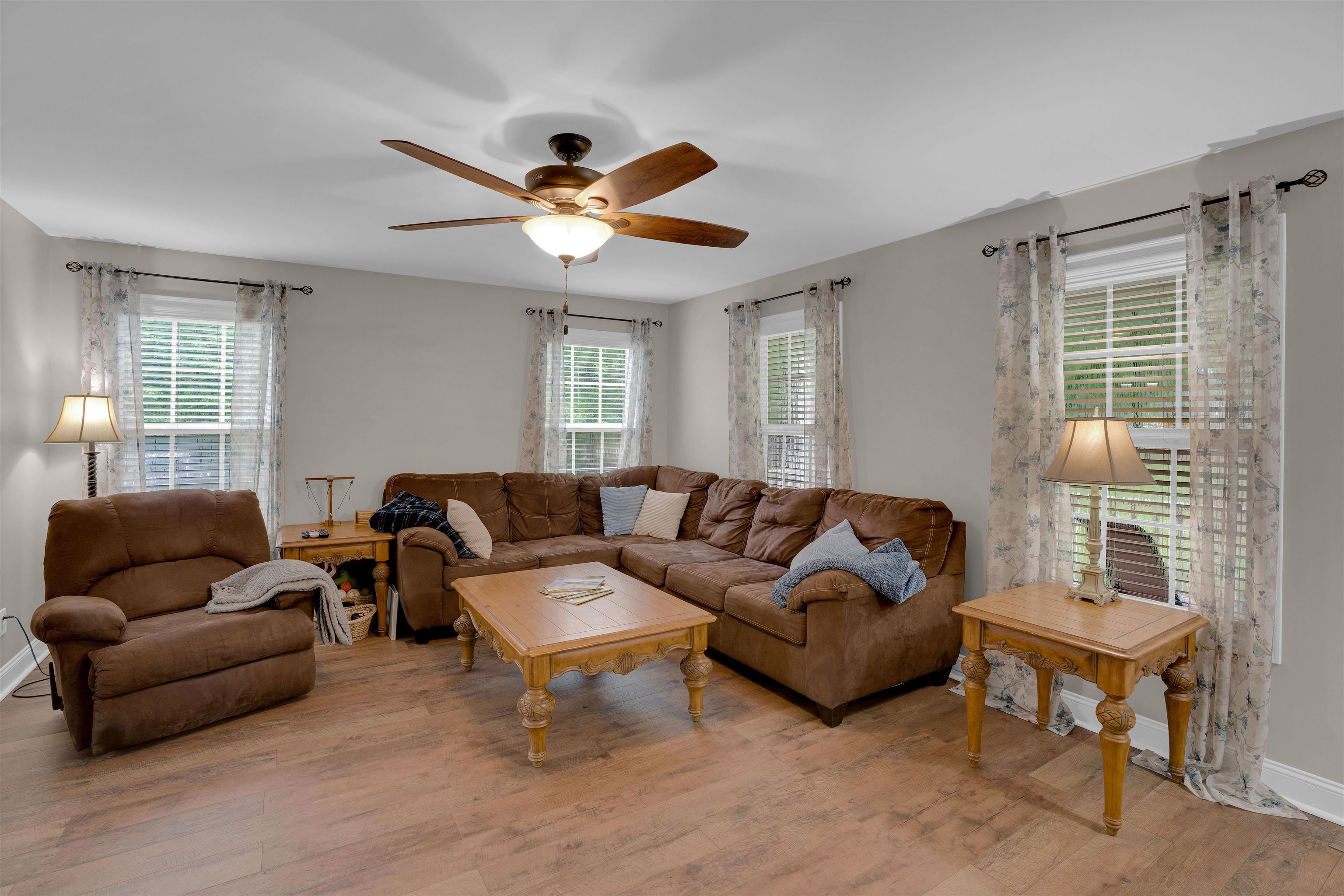 565 Portia Rd Property Photo 10