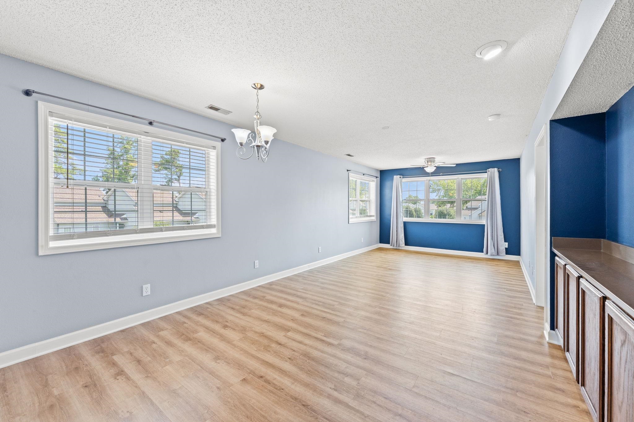 4265 Villa Dr. Property Photo 4