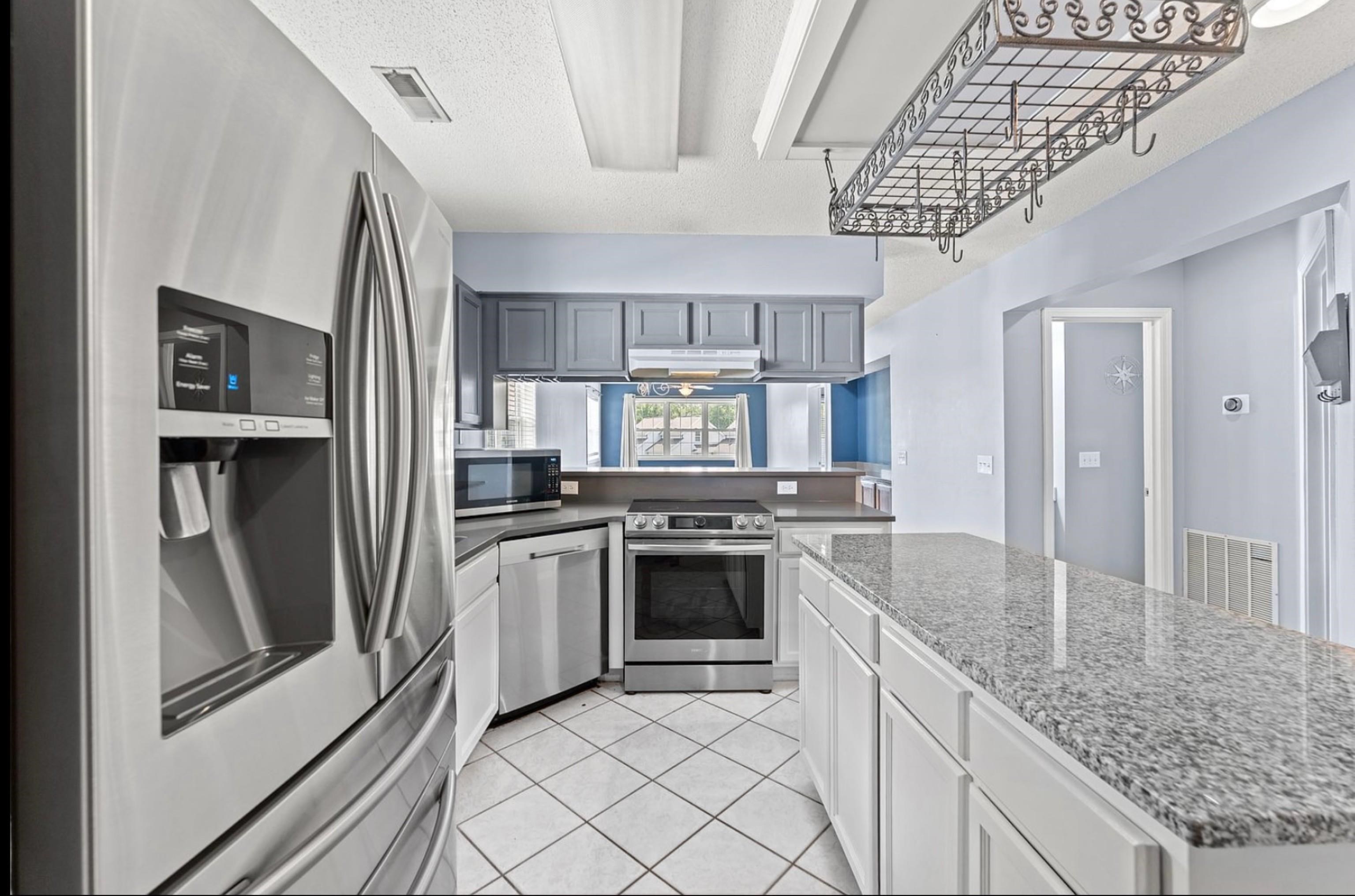 4265 Villa Dr. Property Photo 6