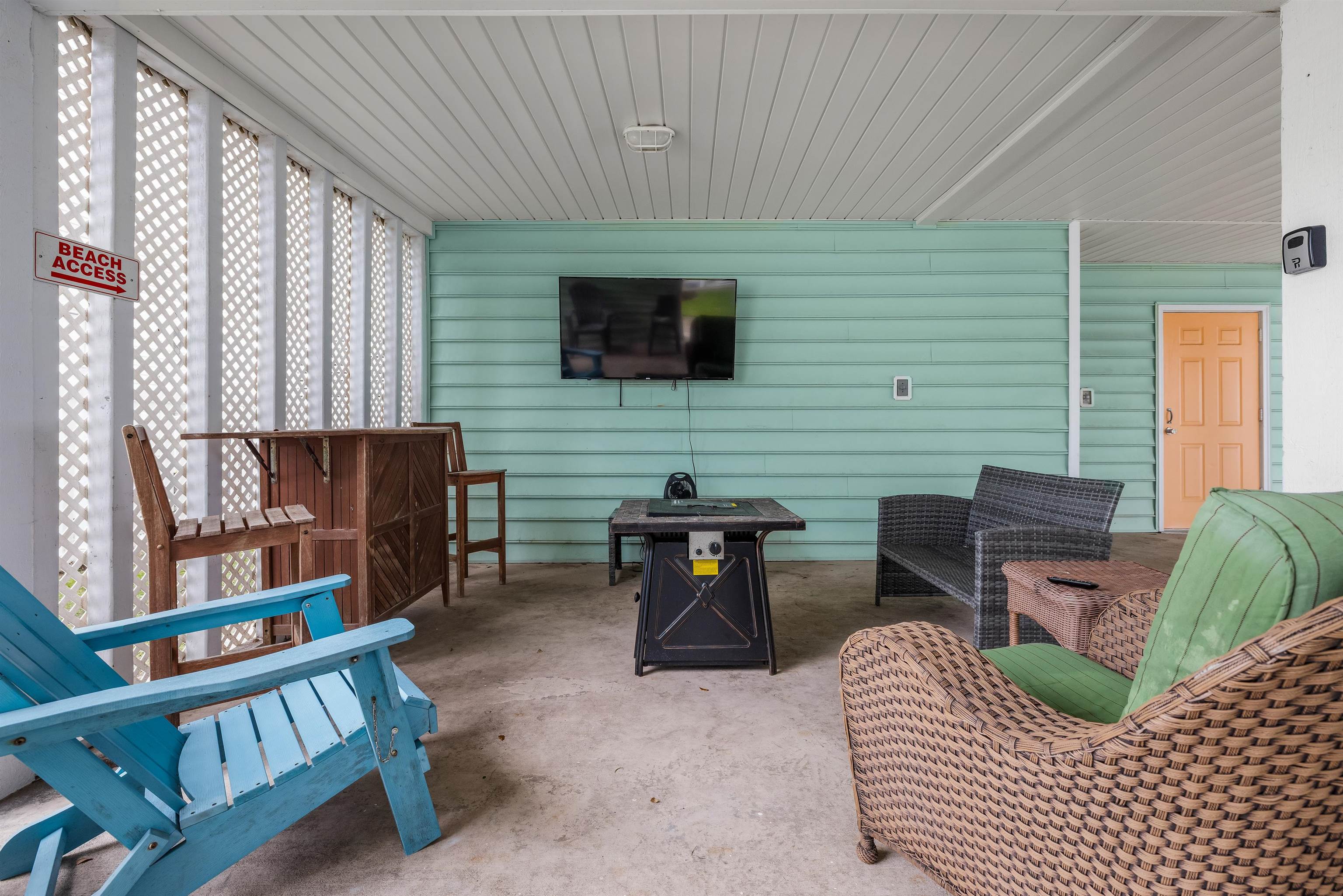 909 Perrin Dr. Property Photo 3