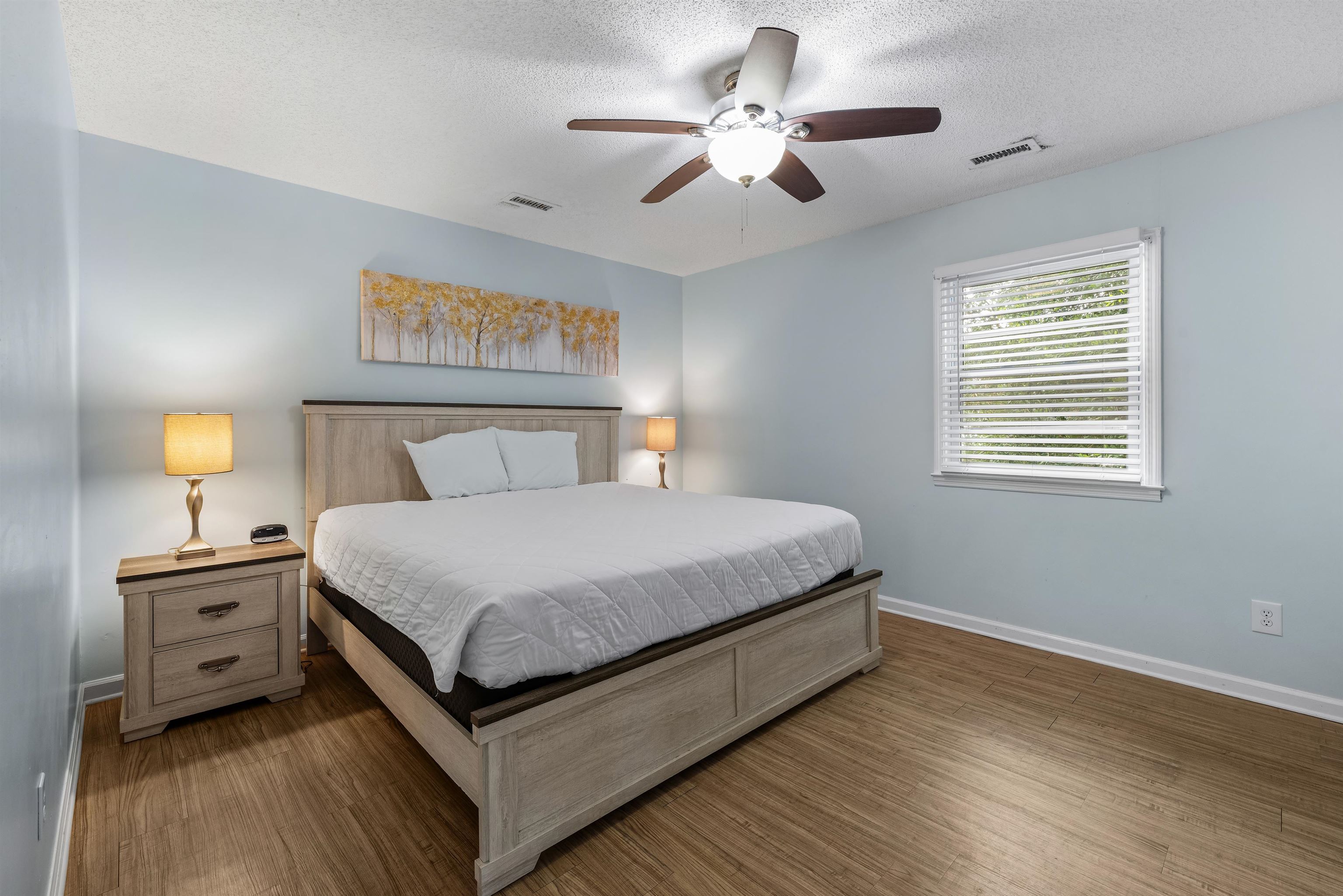 909 Perrin Dr. Property Photo 15