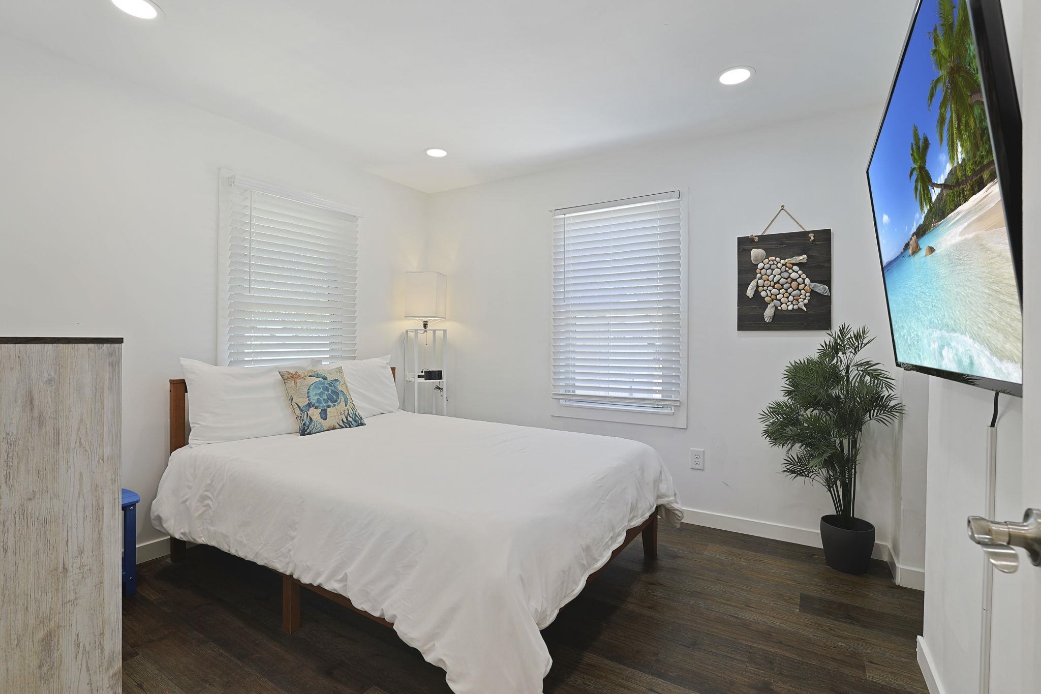 4610 Seaview St. Property Photo 9