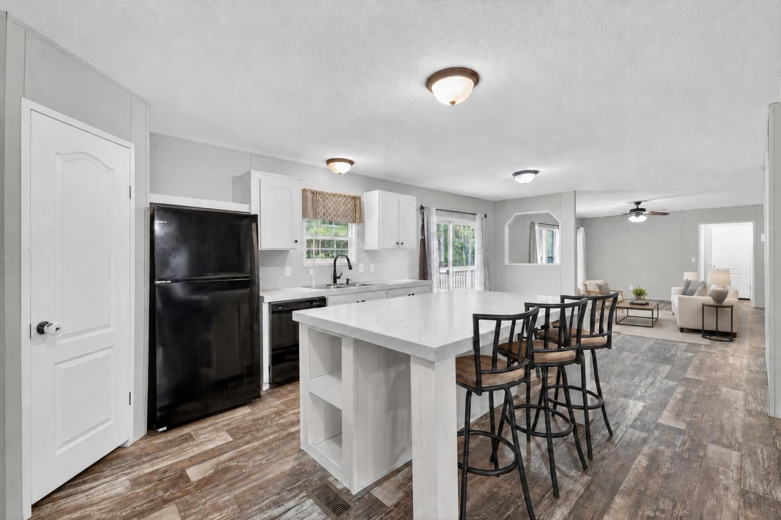 1364 Tidway Circle Property Photo 8