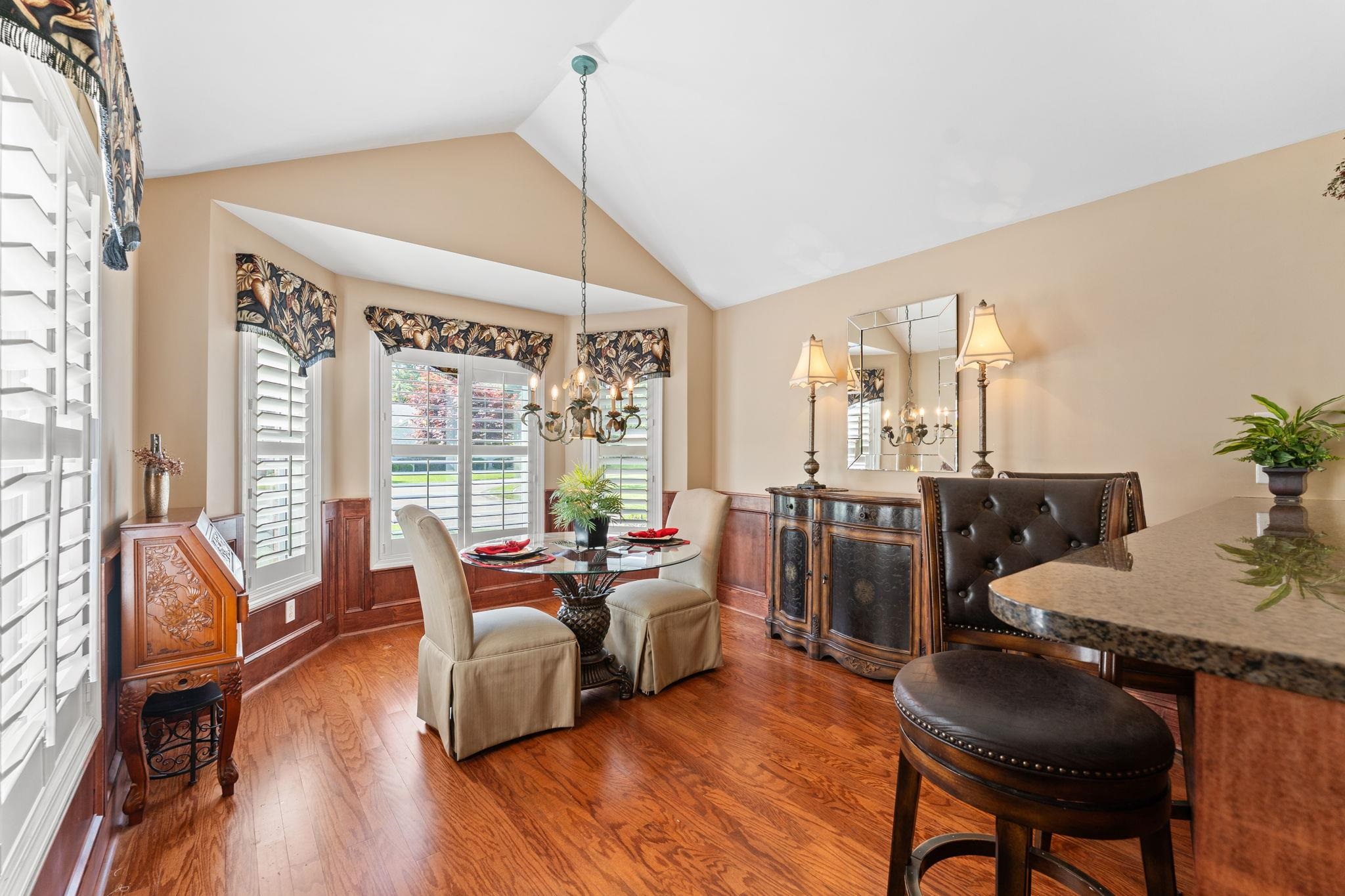 9624 Chestnut Ridge Dr. Property Photo 14