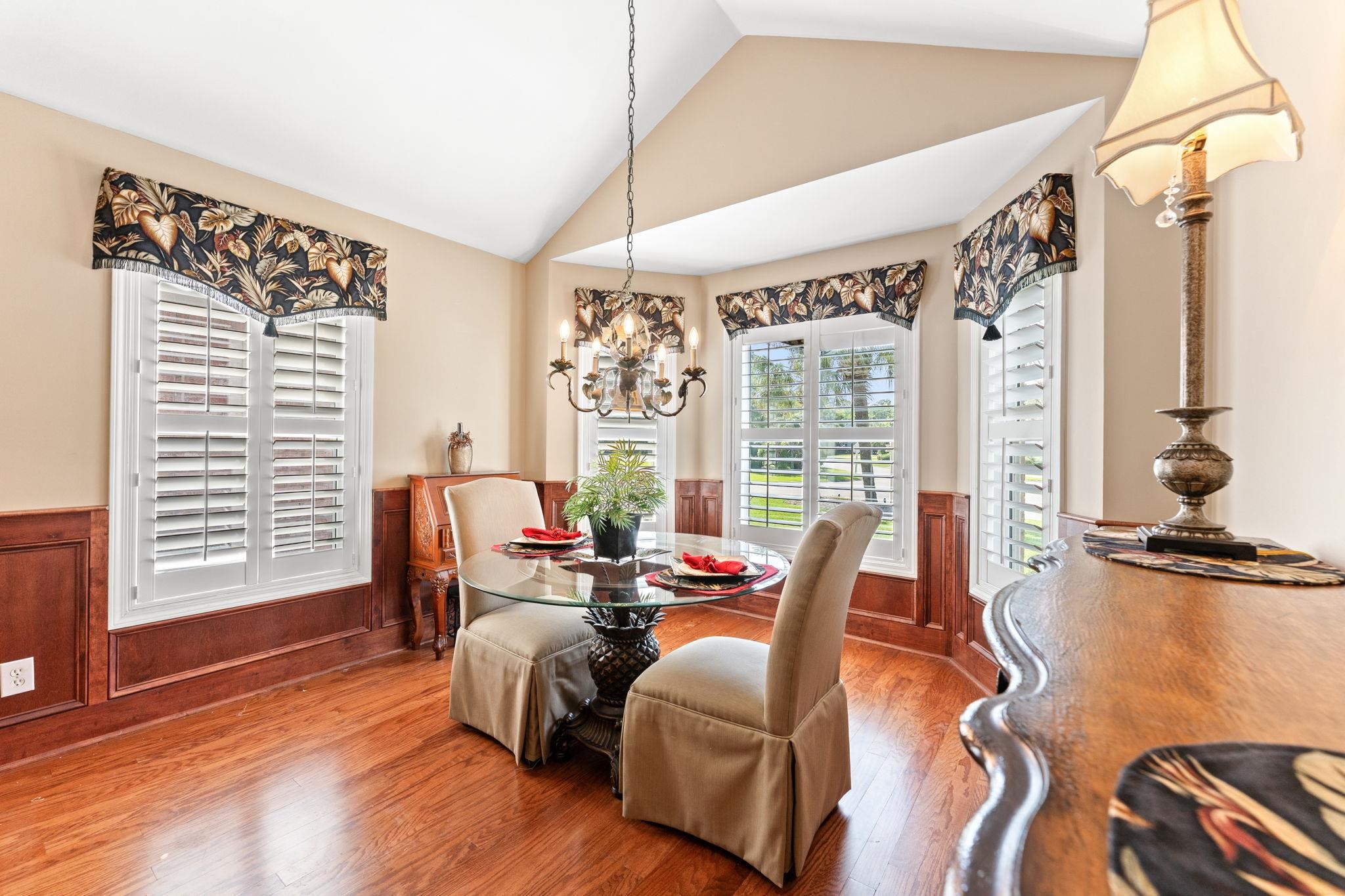 9624 Chestnut Ridge Dr. Property Photo 15
