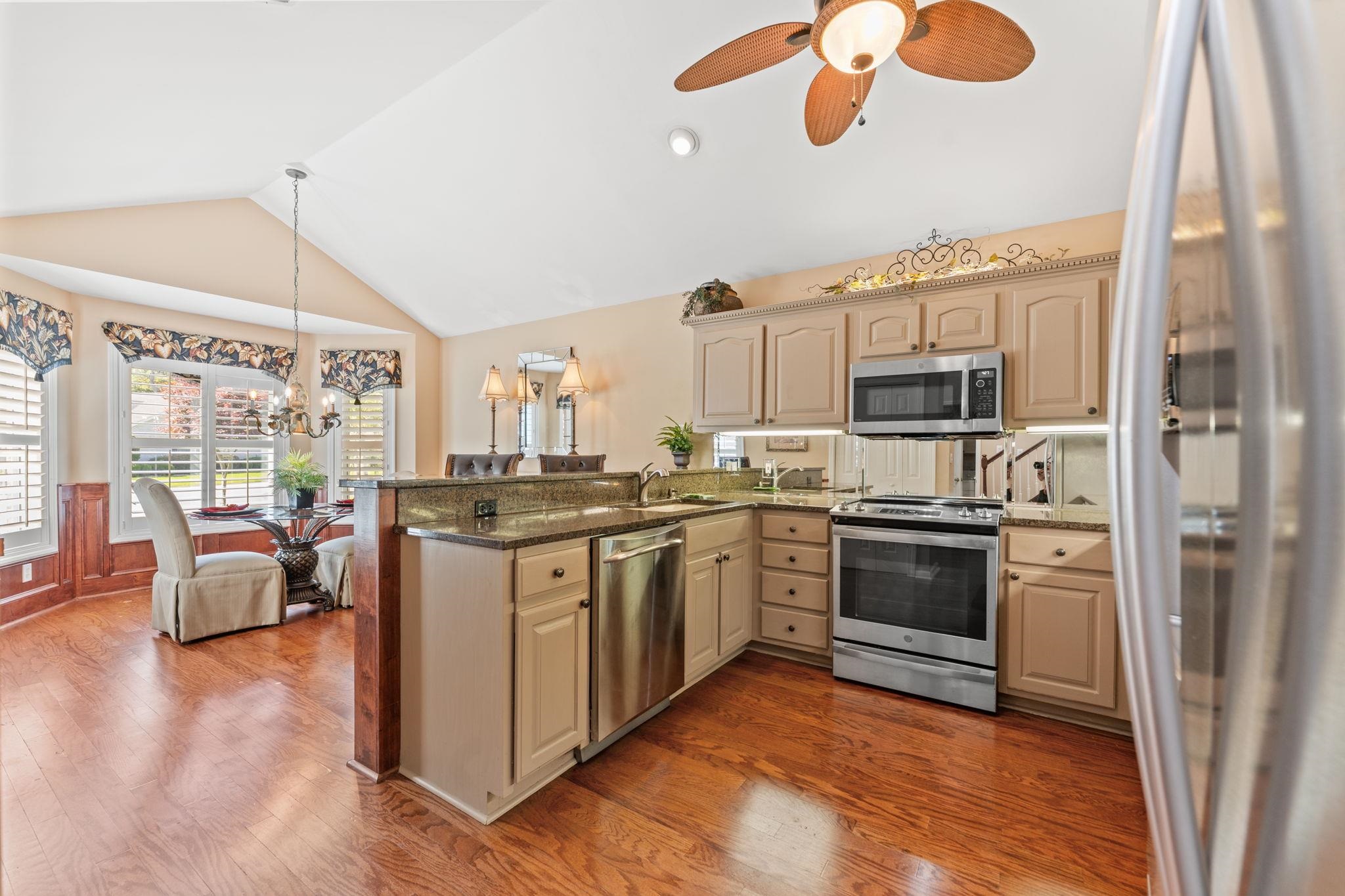 9624 Chestnut Ridge Dr. Property Photo 17