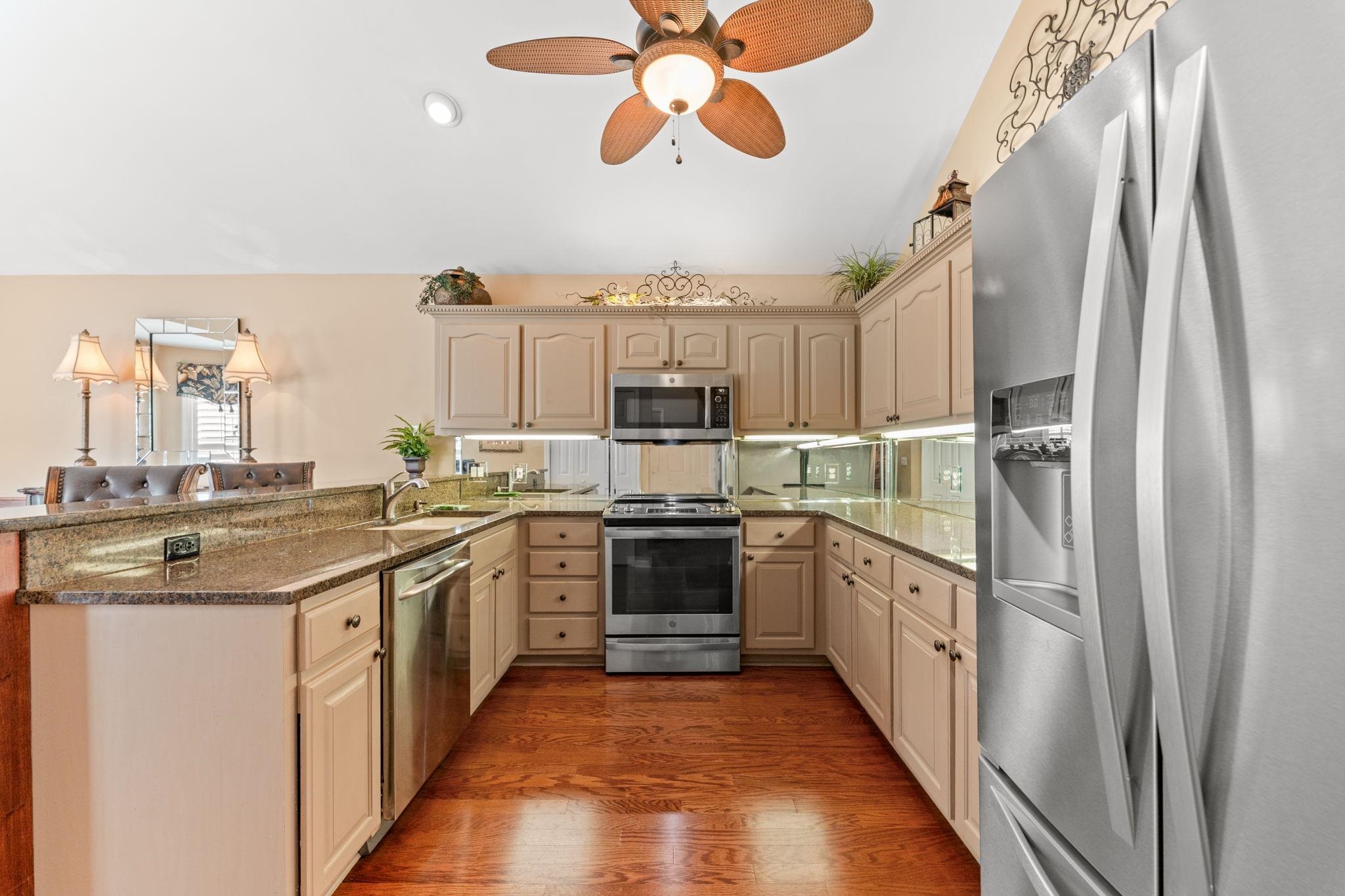 9624 Chestnut Ridge Dr. Property Photo 18