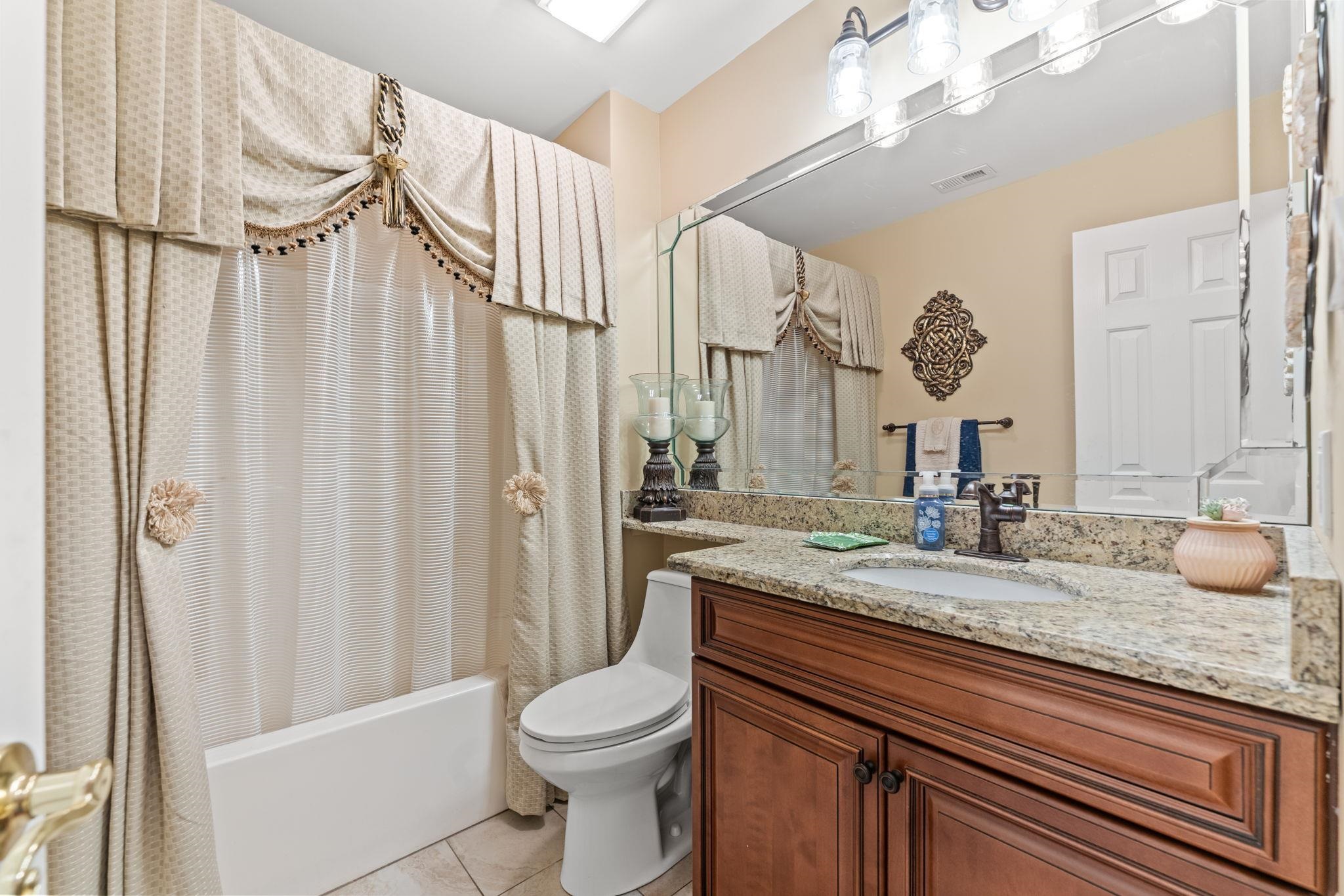9624 Chestnut Ridge Dr. Property Photo 28