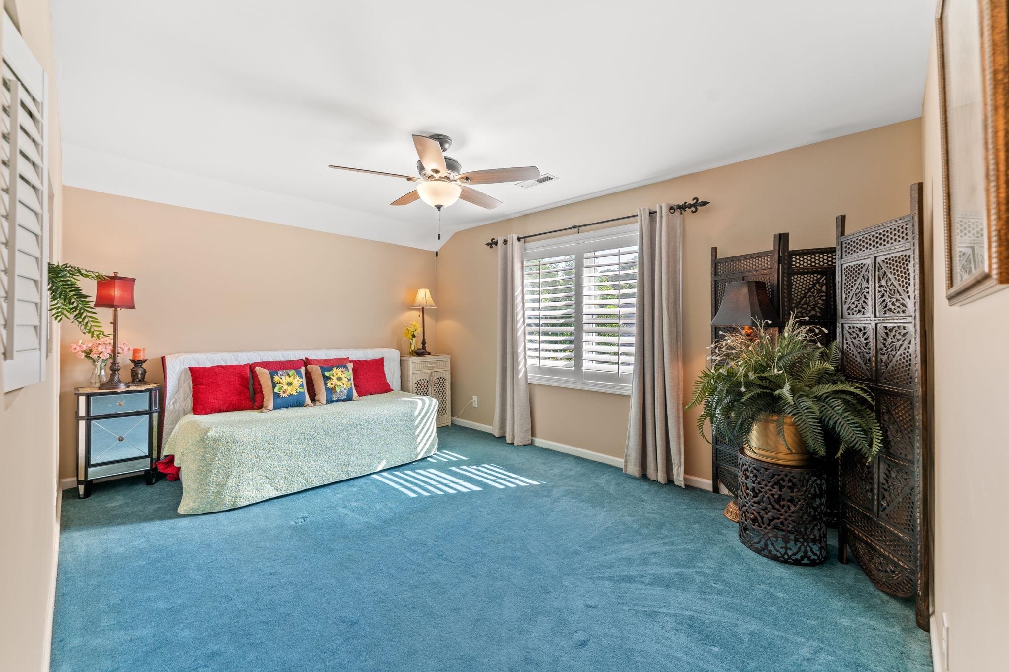 9624 Chestnut Ridge Dr. Property Photo 30