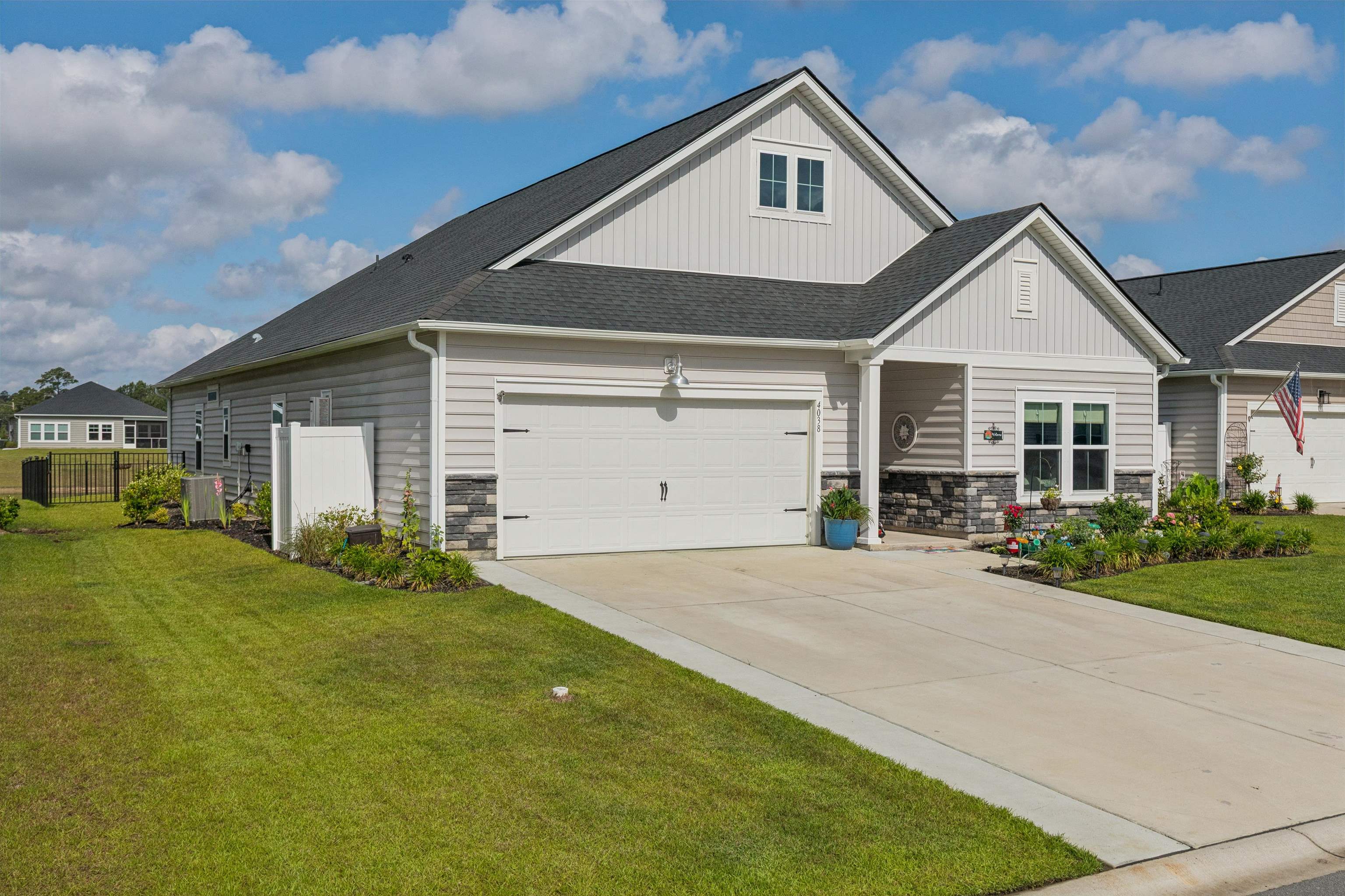 4038 Da Vinci Dr. Property Photo 2